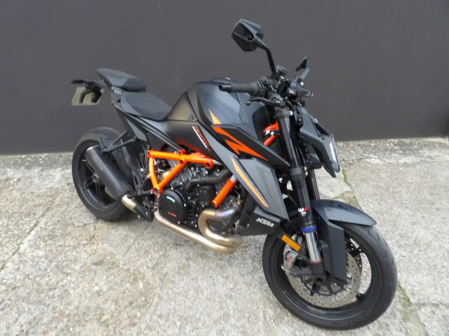 KTM 1390 Super Duke R EVO Schwarz - 1
