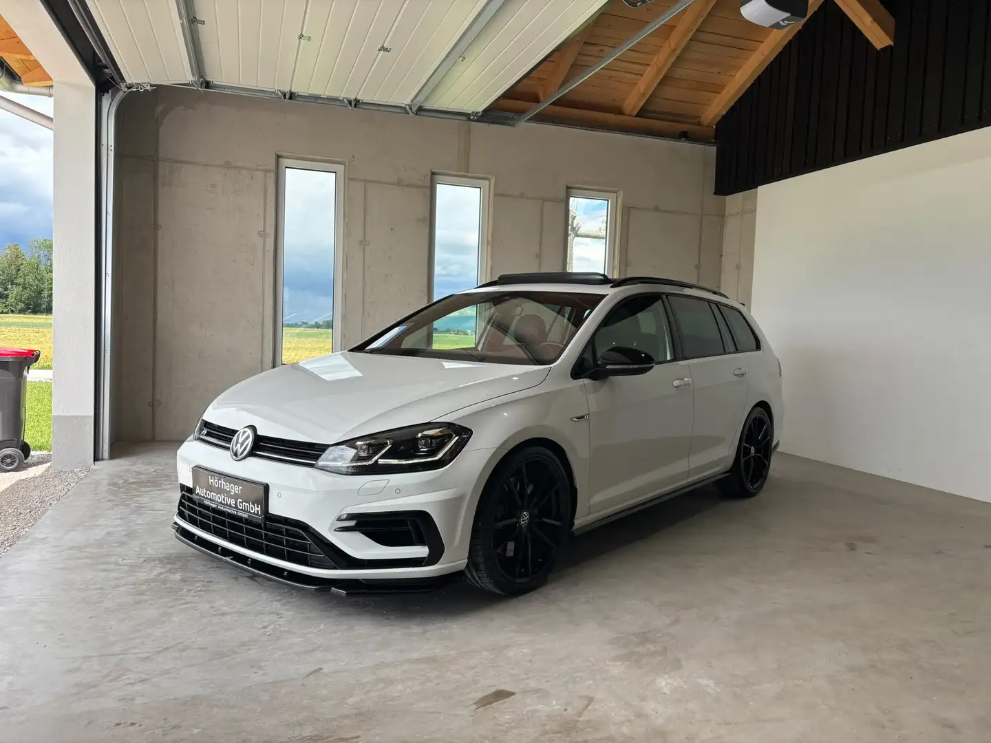 Volkswagen Golf Variant R BMT 4Motion*DSG*Pano*Dynaudio*Voll*Pickerlneu* Weiß - 1