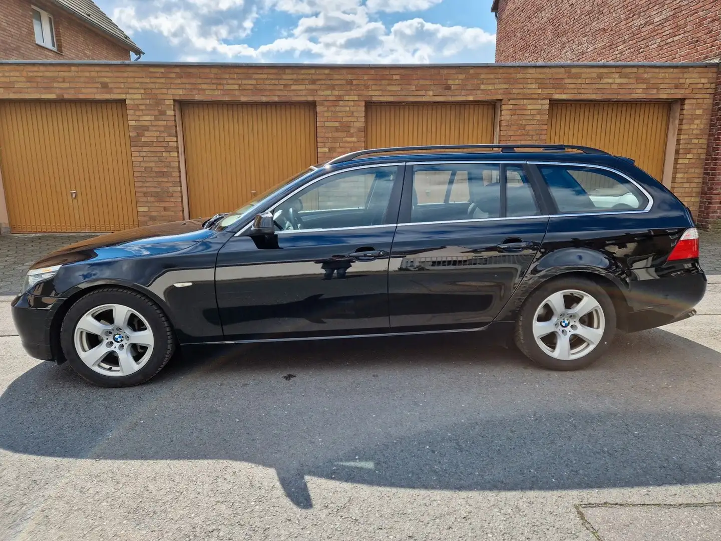 BMW 523 523i Komfort /Gewährlstng+TÜV+Inspektion neu Black - 1