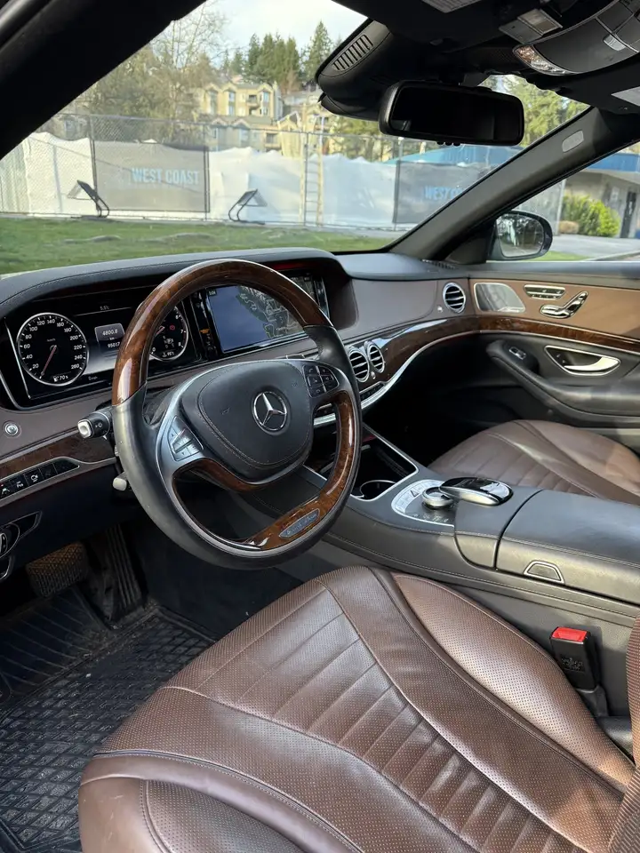 Mercedes-Benz S-Class снимка Mercedes-Benz S-Class