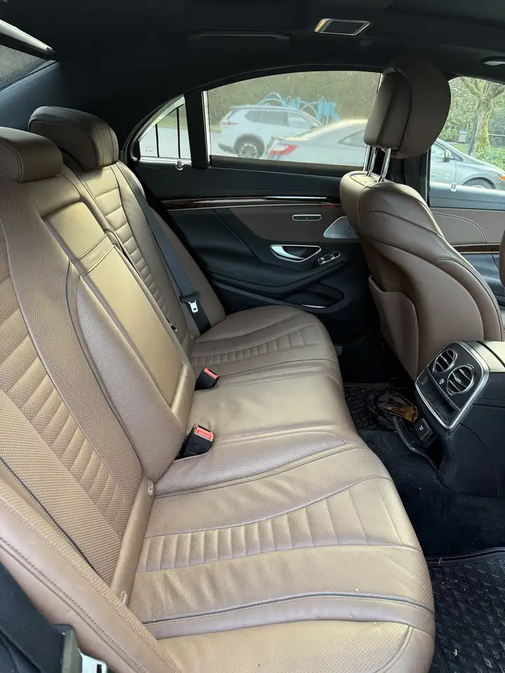 Mercedes-Benz S-Class снимка Mercedes-Benz S-Class
