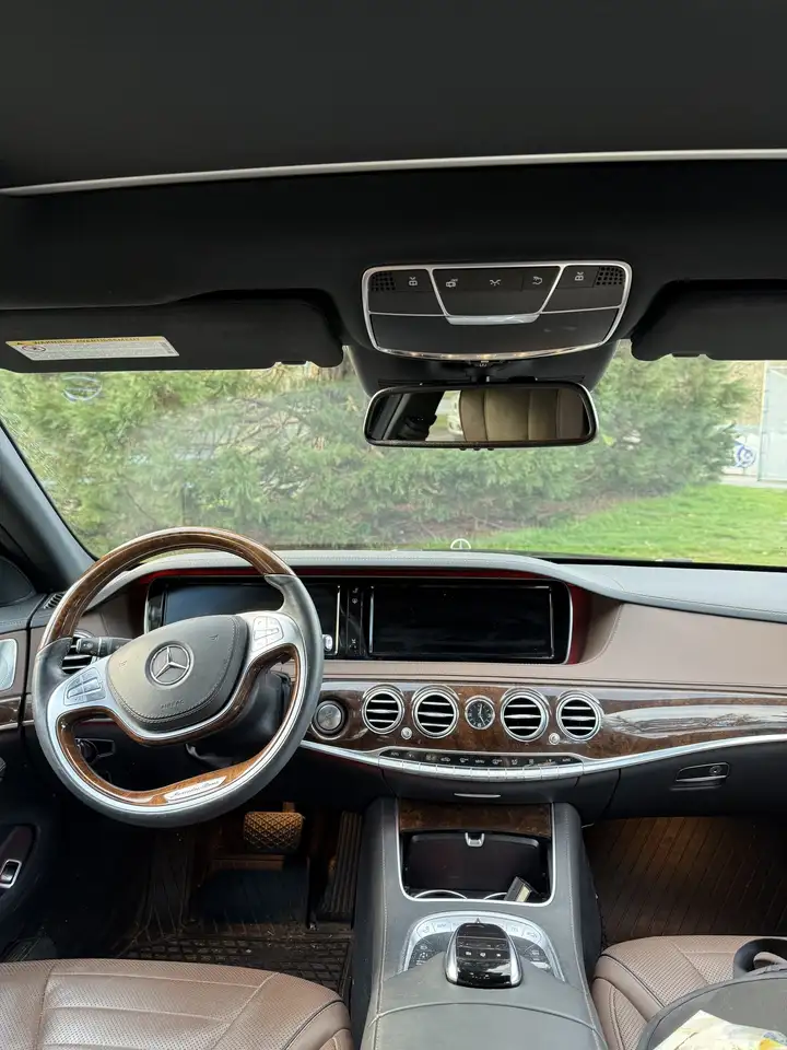 Mercedes-Benz S-Class снимка Mercedes-Benz S-Class