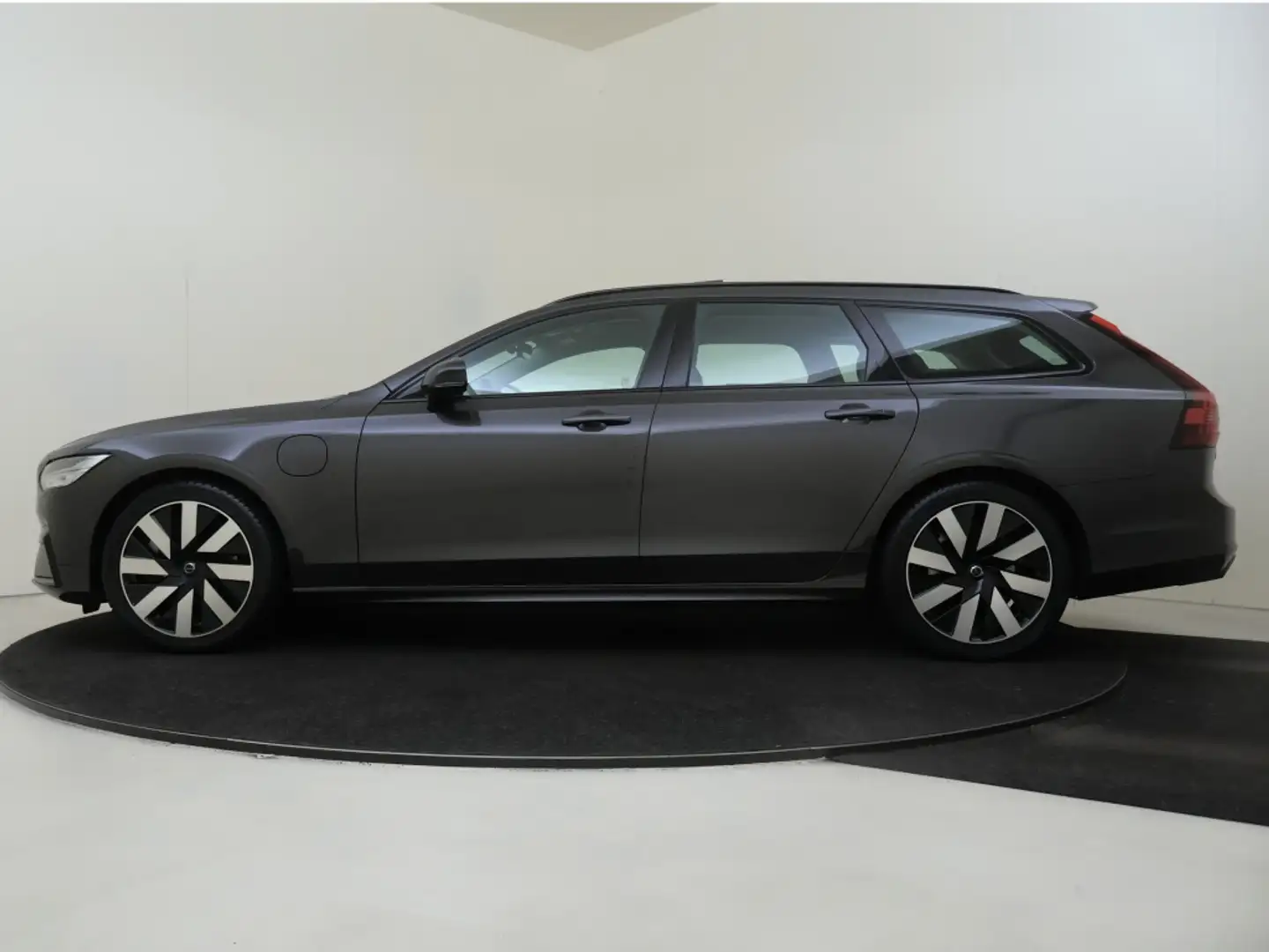 Volvo V90 2.0 T6 AWD Ult. Dark | Trekhaak | 360 Camera | Sch Gris - 2