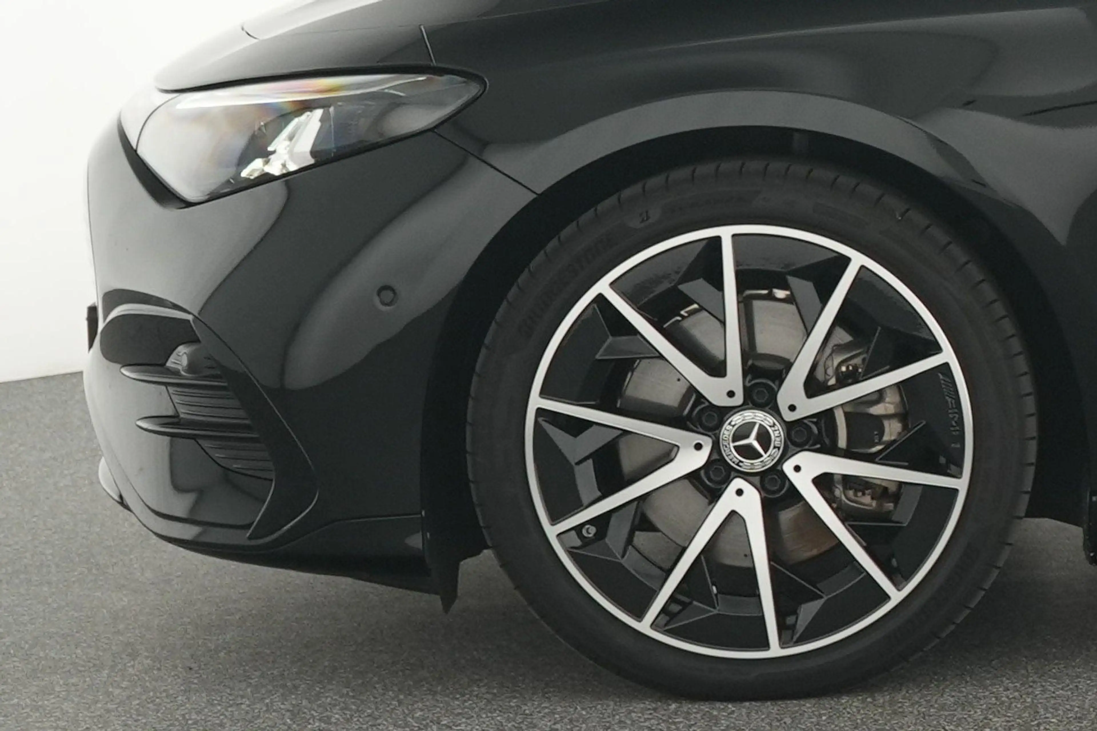 Mercedes-Benz CLA 250 + AMG Line — photo 5