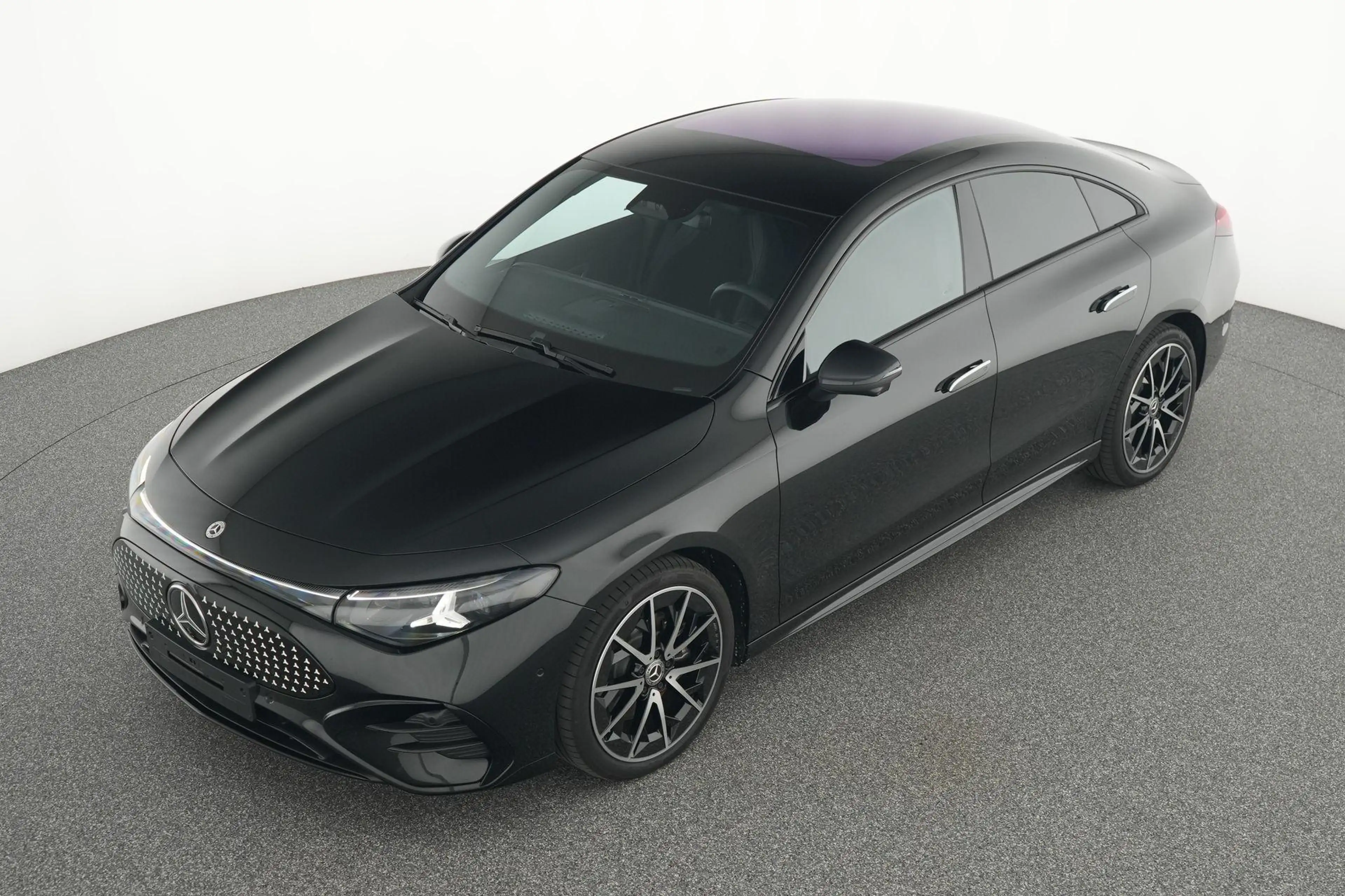 Mercedes-Benz CLA 250 + AMG Line — photo 11