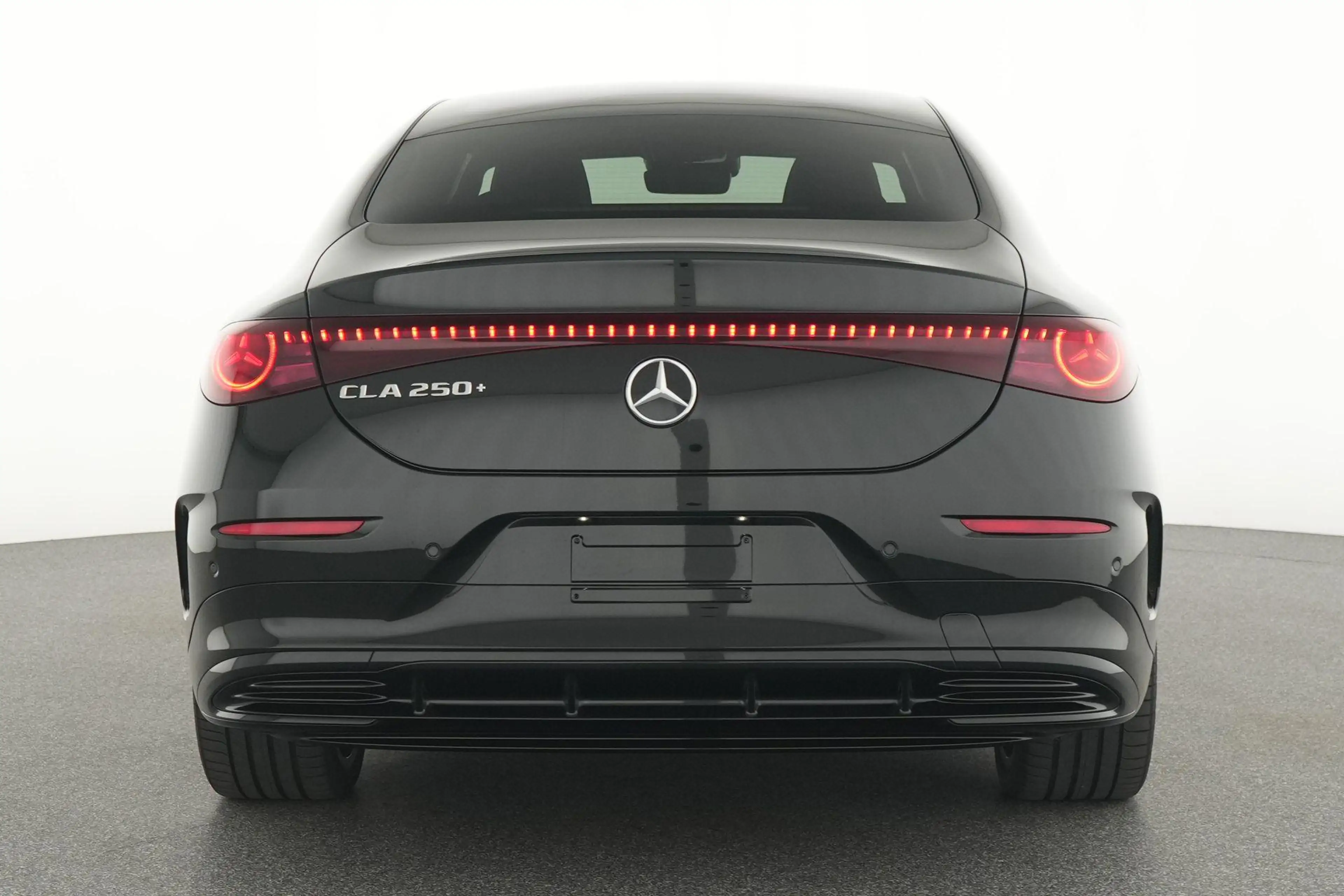 Mercedes-Benz CLA 250 + AMG Line — photo 7