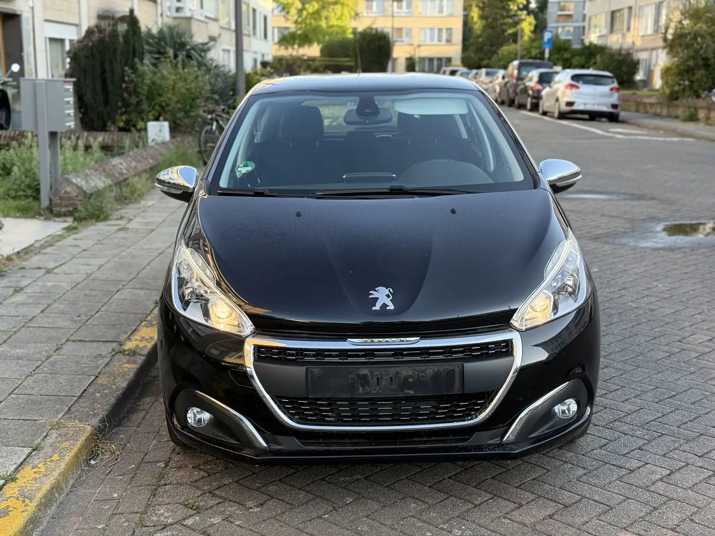 Peugeot 208 1.2 benzine automaat 67163 km Nero - 2