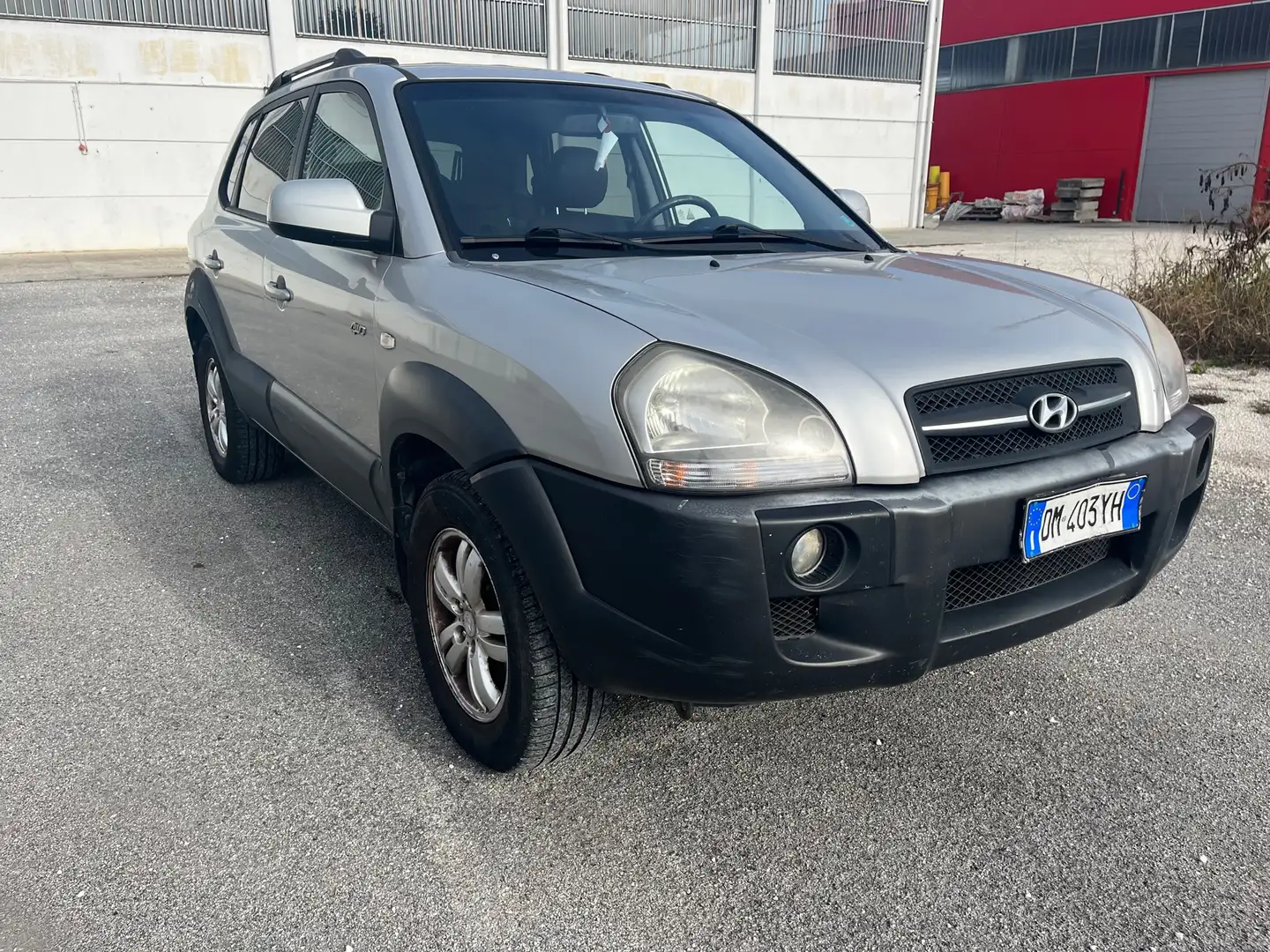 Hyundai TUCSON 2.0 cvvt Active 4wd GPL Šedá - 1