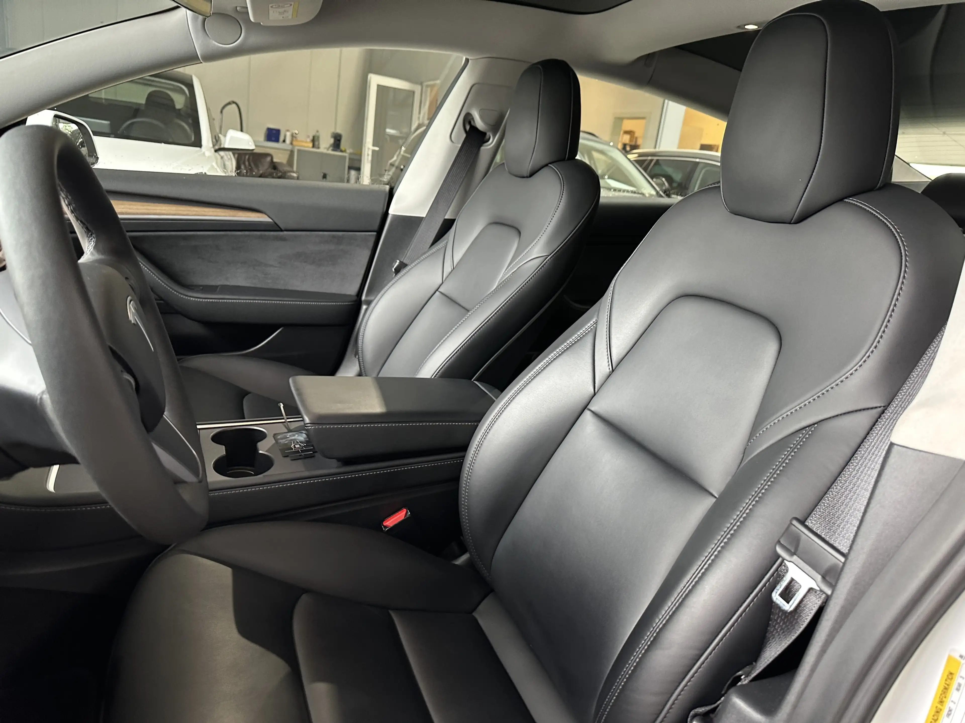 Tesla Model 3 Basis RWD AMD Ryzen Wärmepumpe Subwoofer — photo 15