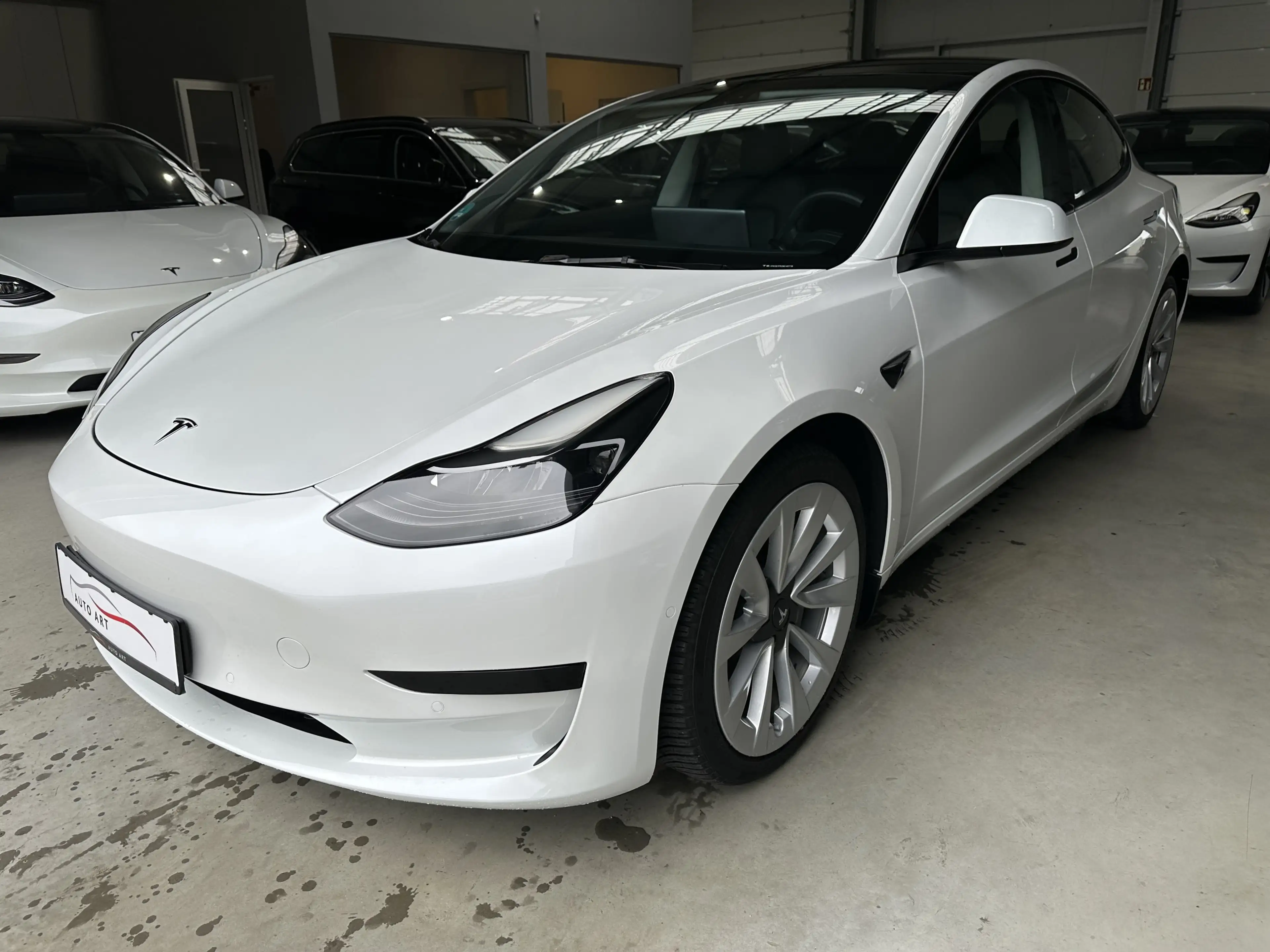 Tesla Model 3 Basis RWD AMD Ryzen Wärmepumpe Subwoofer — photo 3
