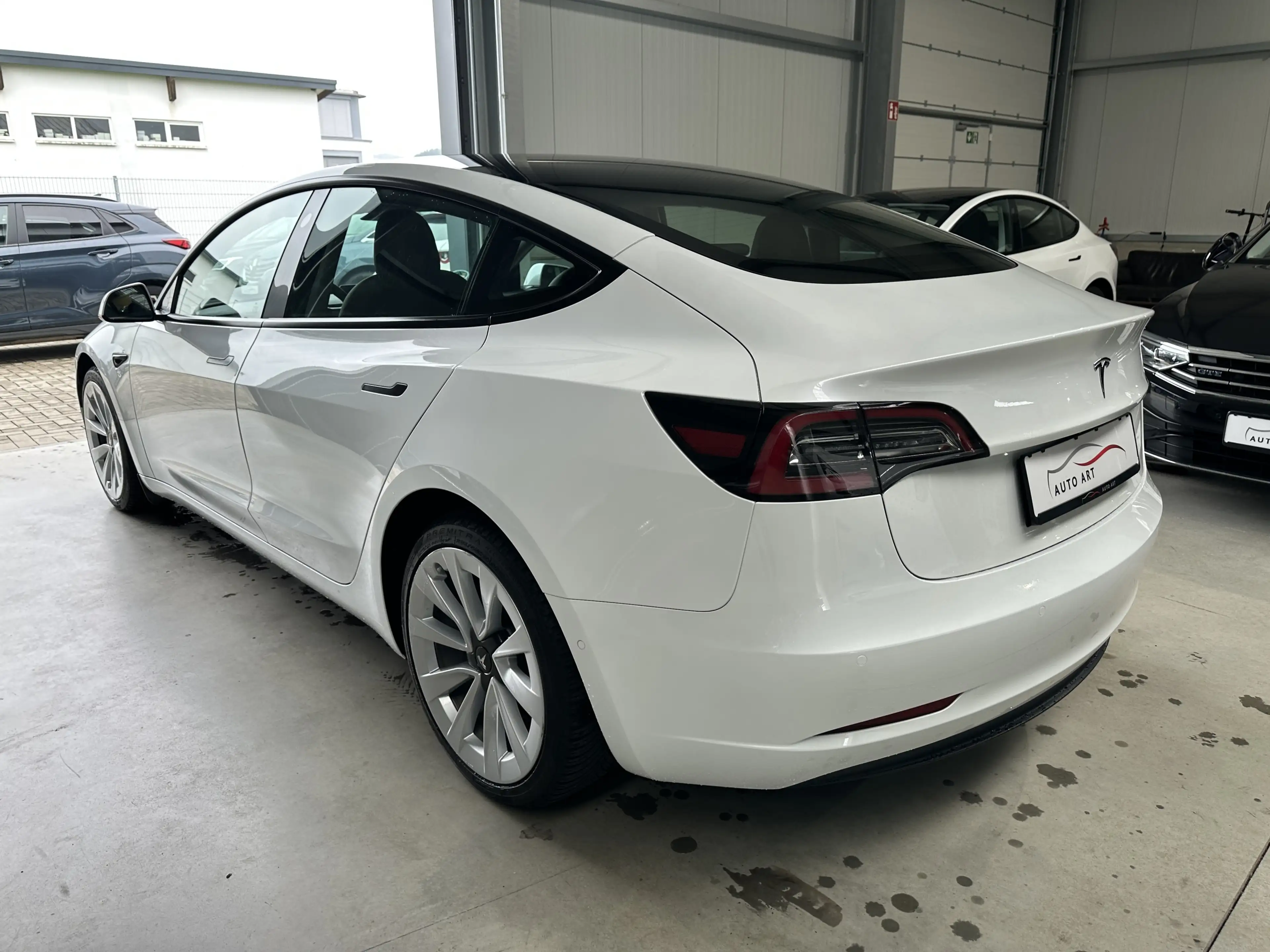 Tesla Model 3 Basis RWD AMD Ryzen Wärmepumpe Subwoofer — photo 4