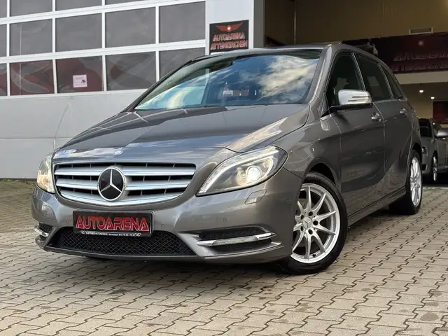 Mercedes-Benz B 200 7G-DCT|AUTOMATIK|LED|BI-XENON|NAVI|PDC
