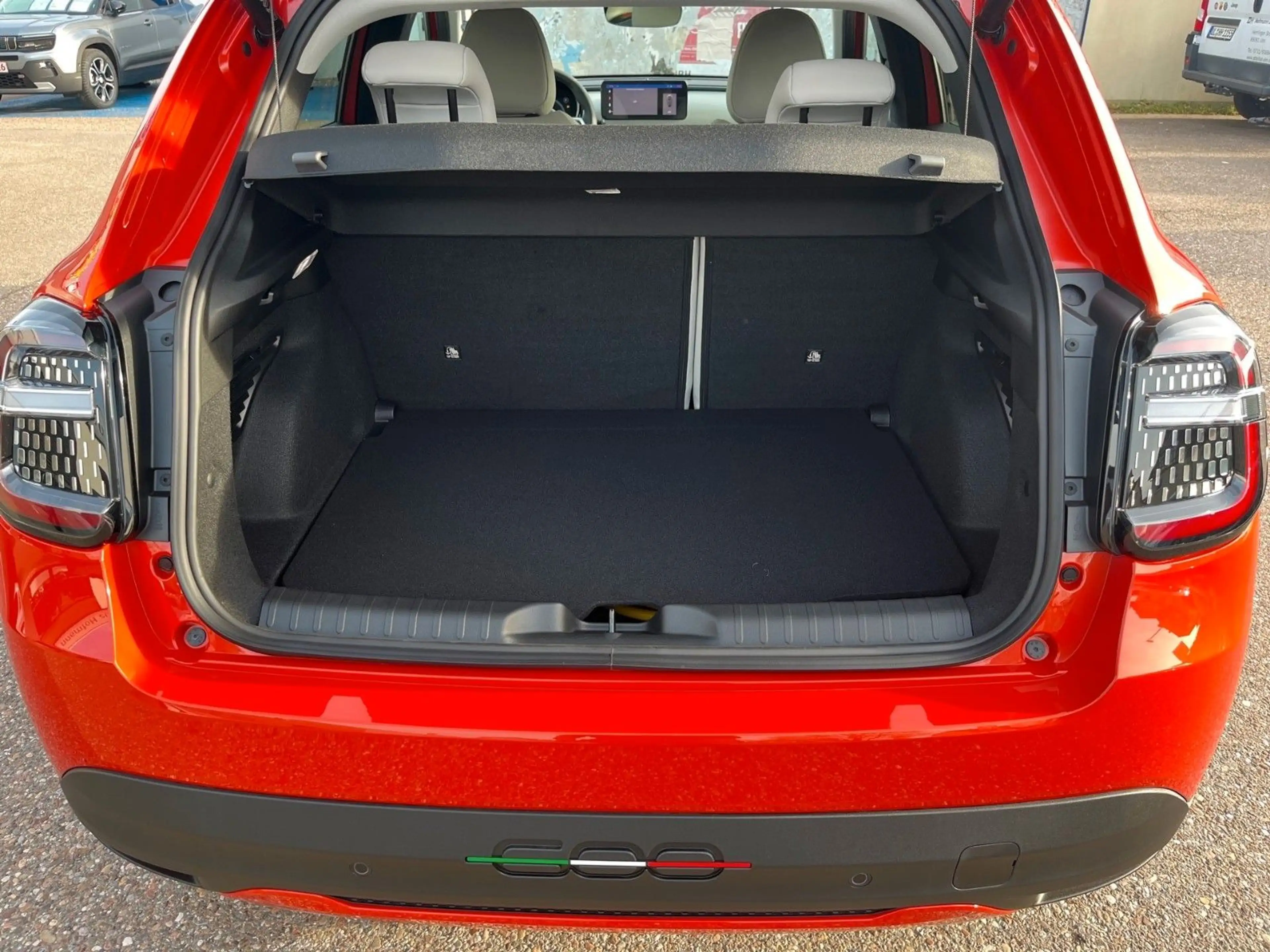 Fiat 600e La Prima — photo 11