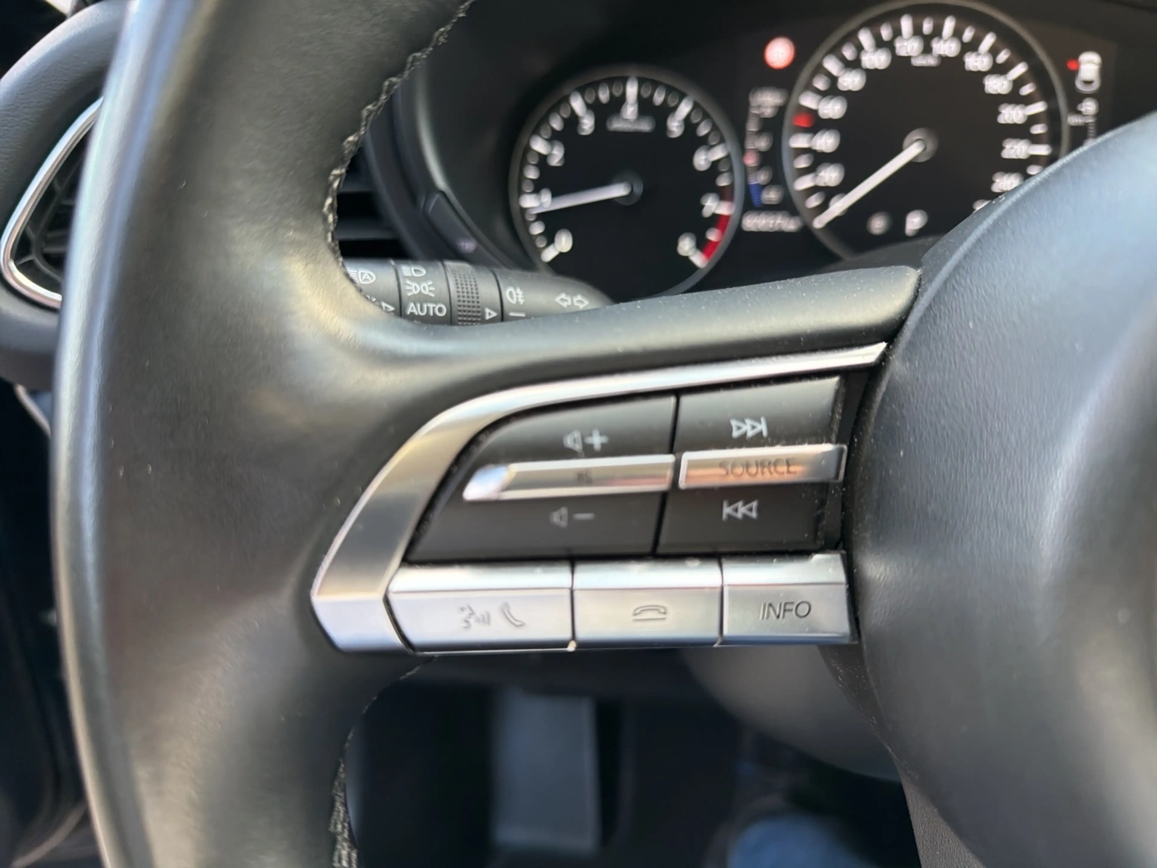 Mazda CX-30 2.0 186 PS SKYACTIV-X HOMURA Automatik — photo 14