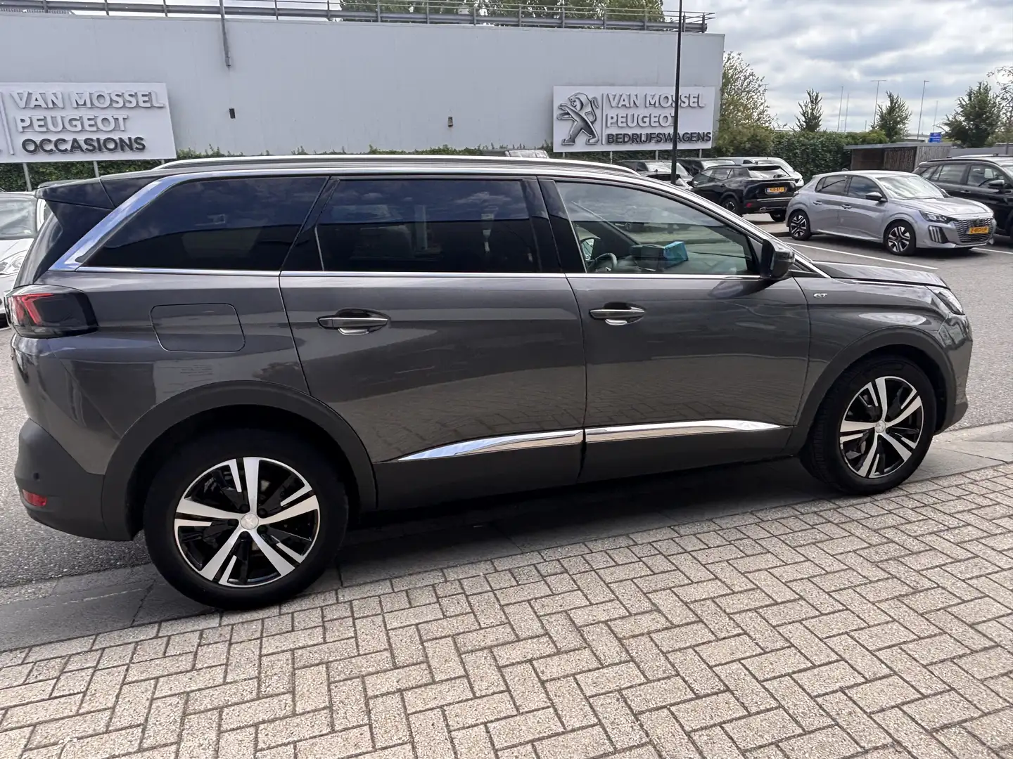 Peugeot 5008 PureTech 130 EAT8 Stop & Start GT - 1