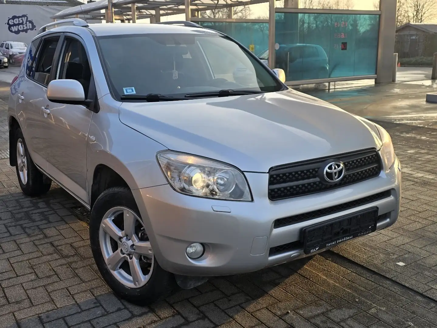 Toyota RAV 4 2.0 4x4 Automatik Executive Argento - 1