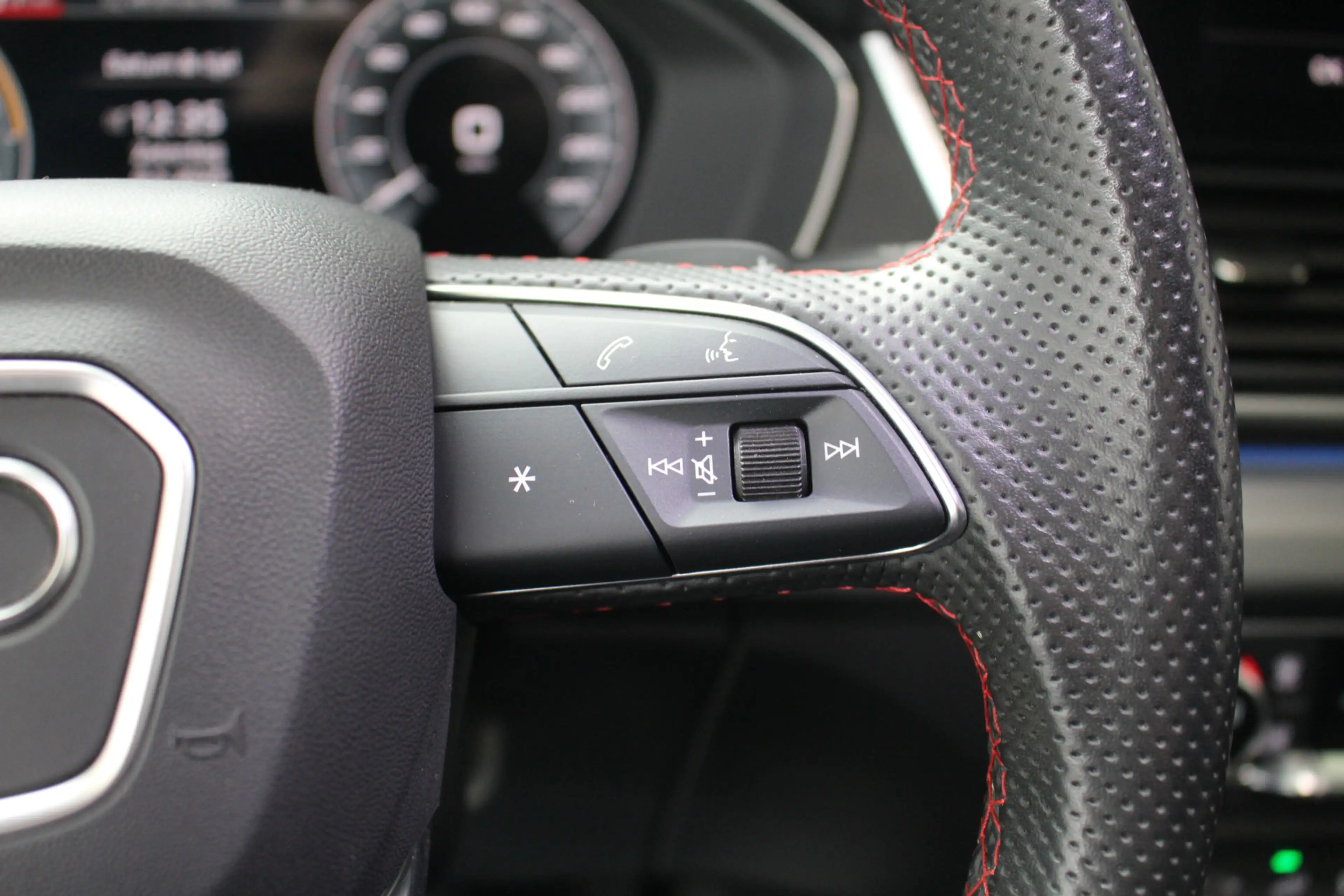Audi Q5 Sportback 55 TFSI e Quattro S-Line Edition Competi — photo 19