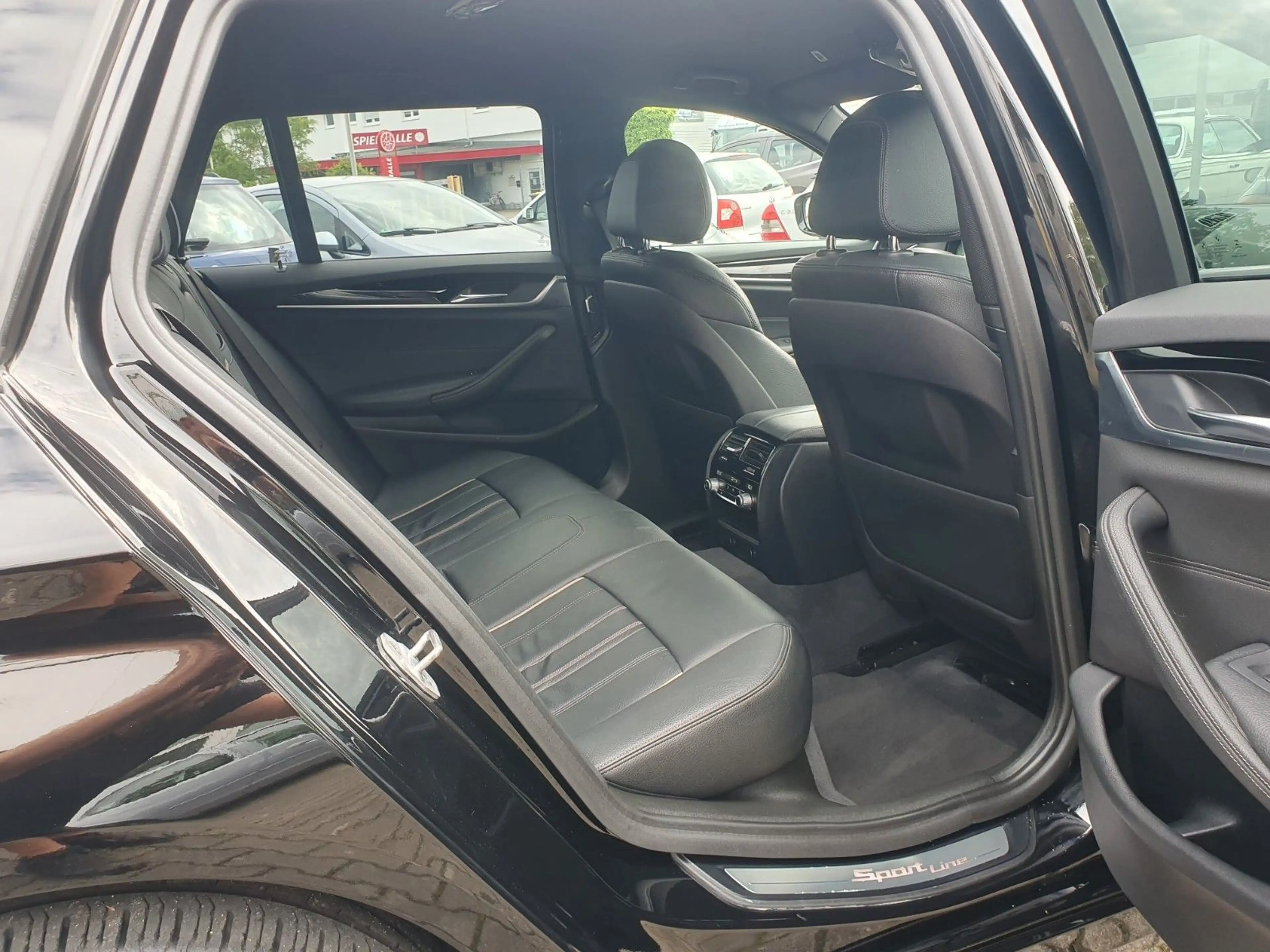 BMW 525 d Touring M Sport Head up LED Leder Abstand — photo 17