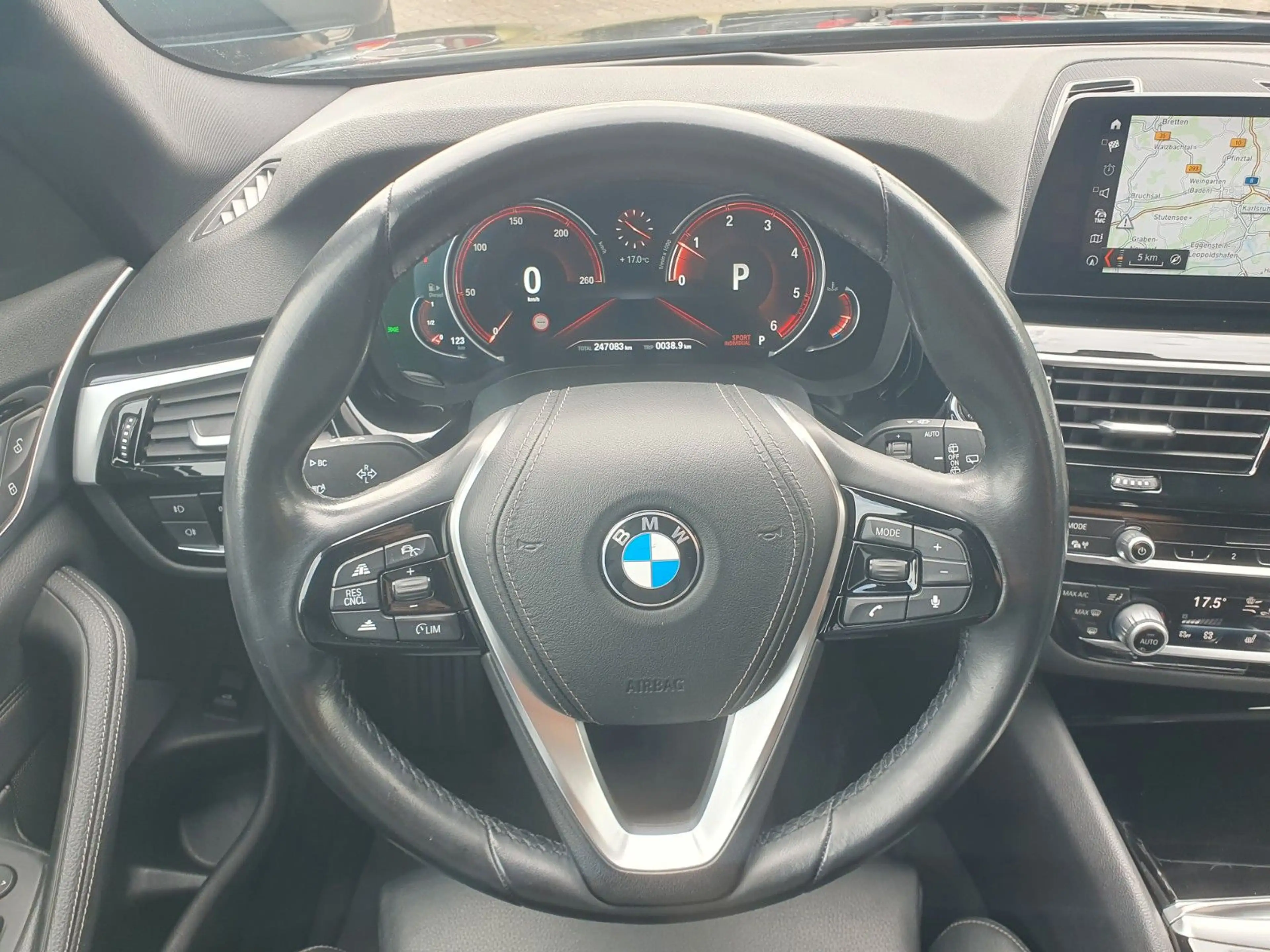 BMW 525 d Touring M Sport Head up LED Leder Abstand — photo 22