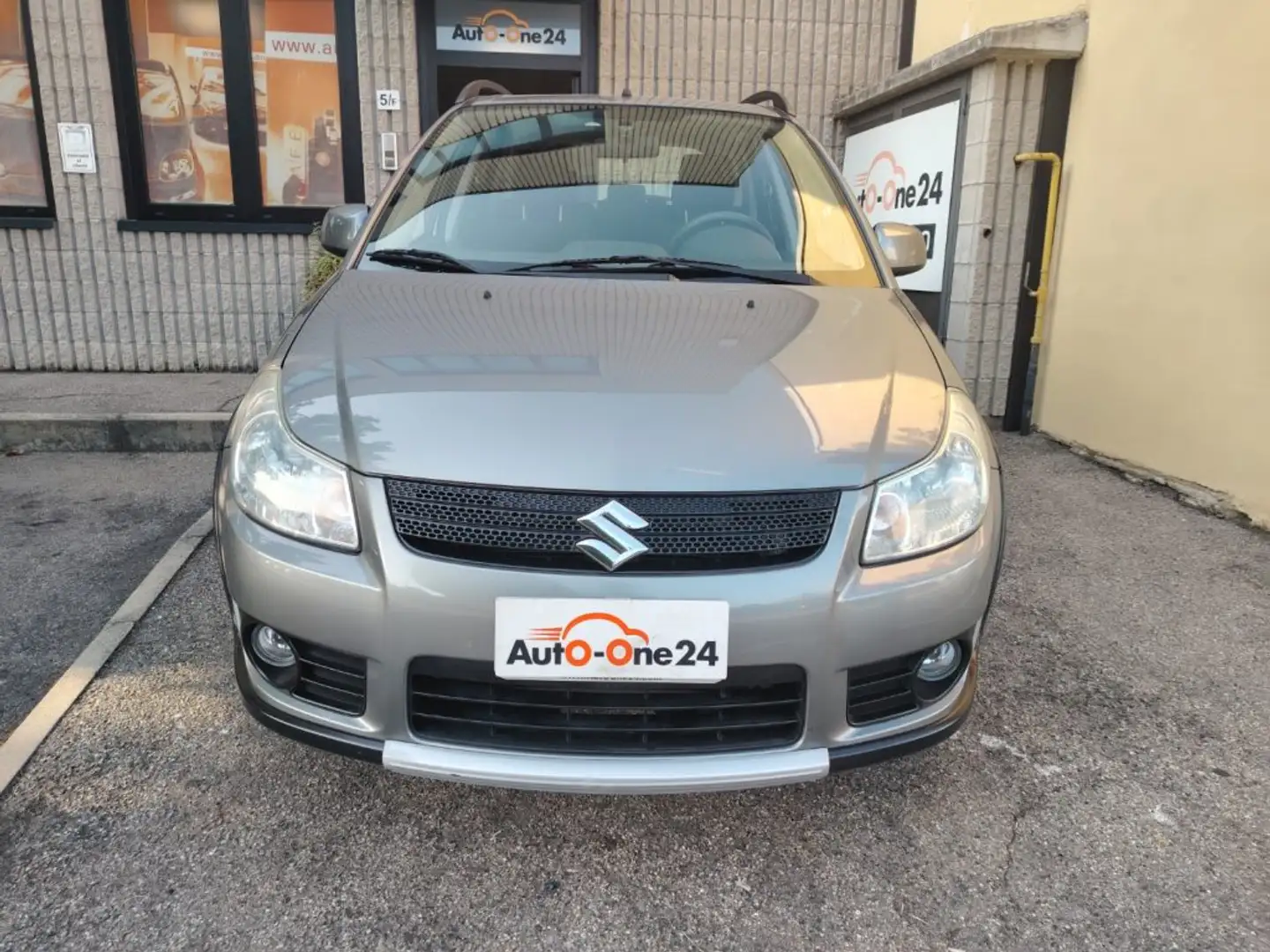 Suzuki SX4 1.6 16V 4WD Outdoor Line FINANZIABILE Grigio - 2