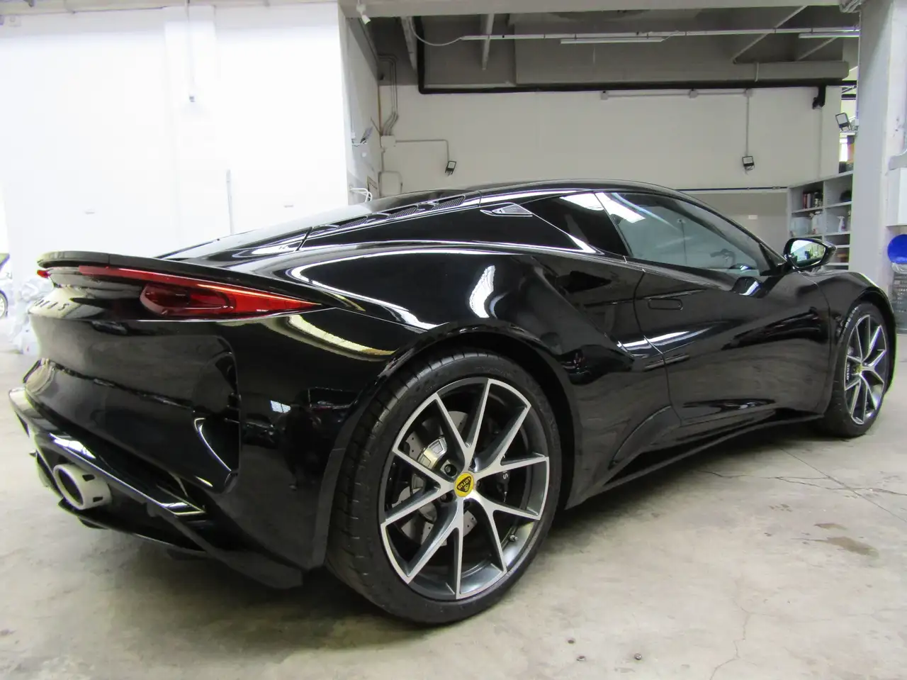 Lotus Emira 2025