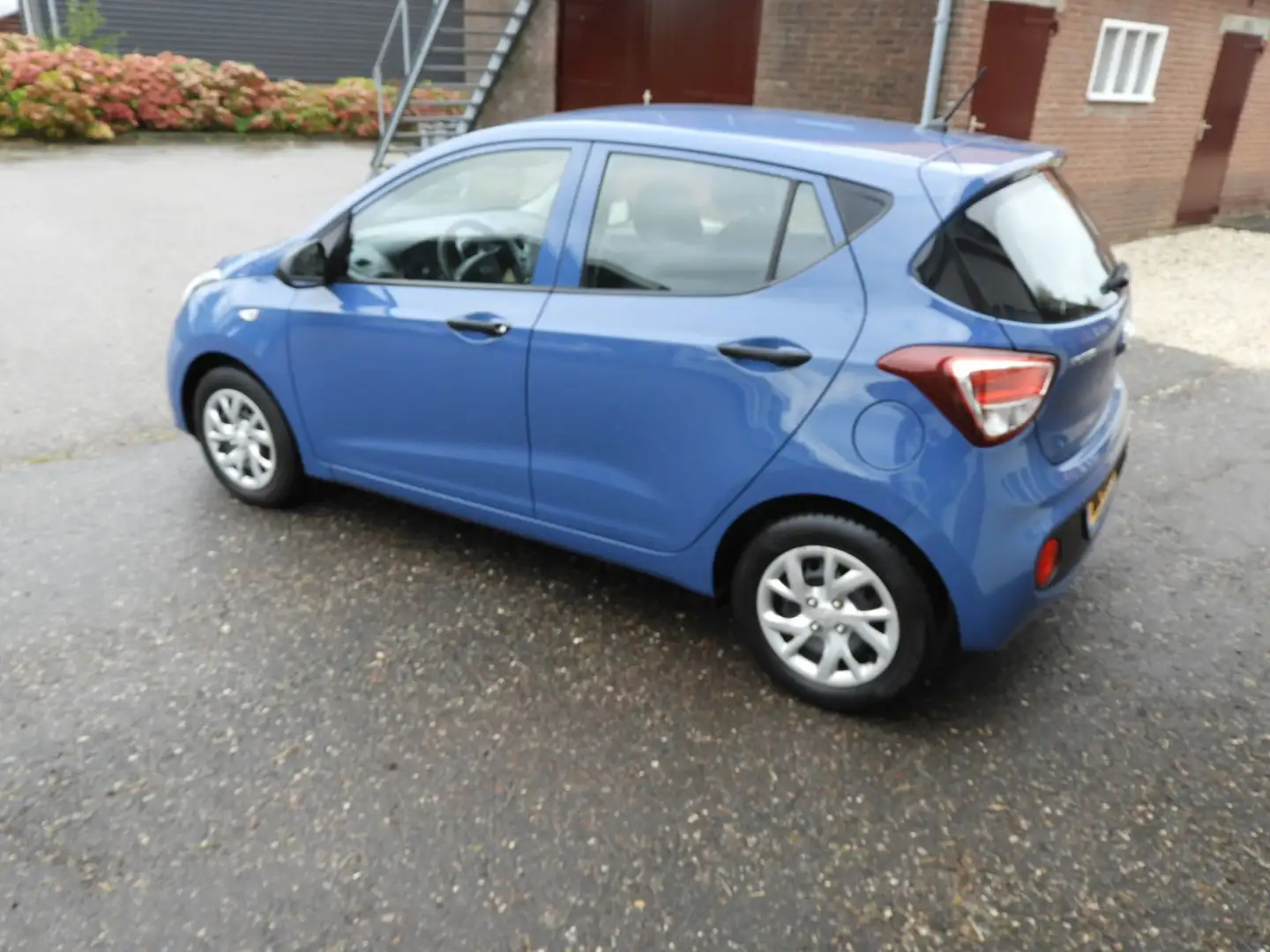 Hyundai i10 1.0i i-Motion Comf. Blauw - 2