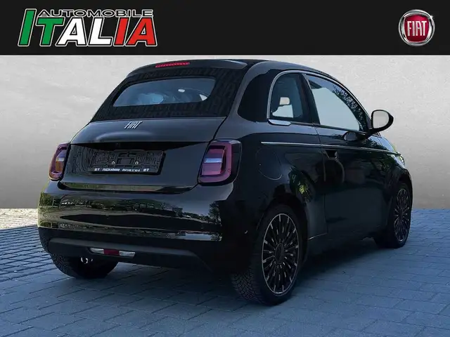 Fiat 500e view 2