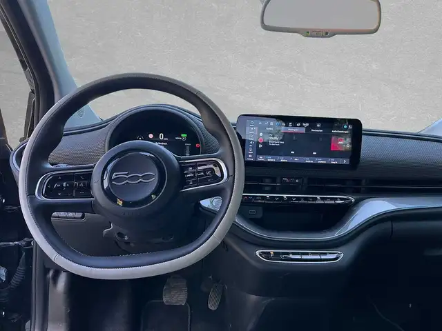 Fiat 500e view 7
