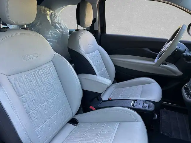 Fiat 500e view 6