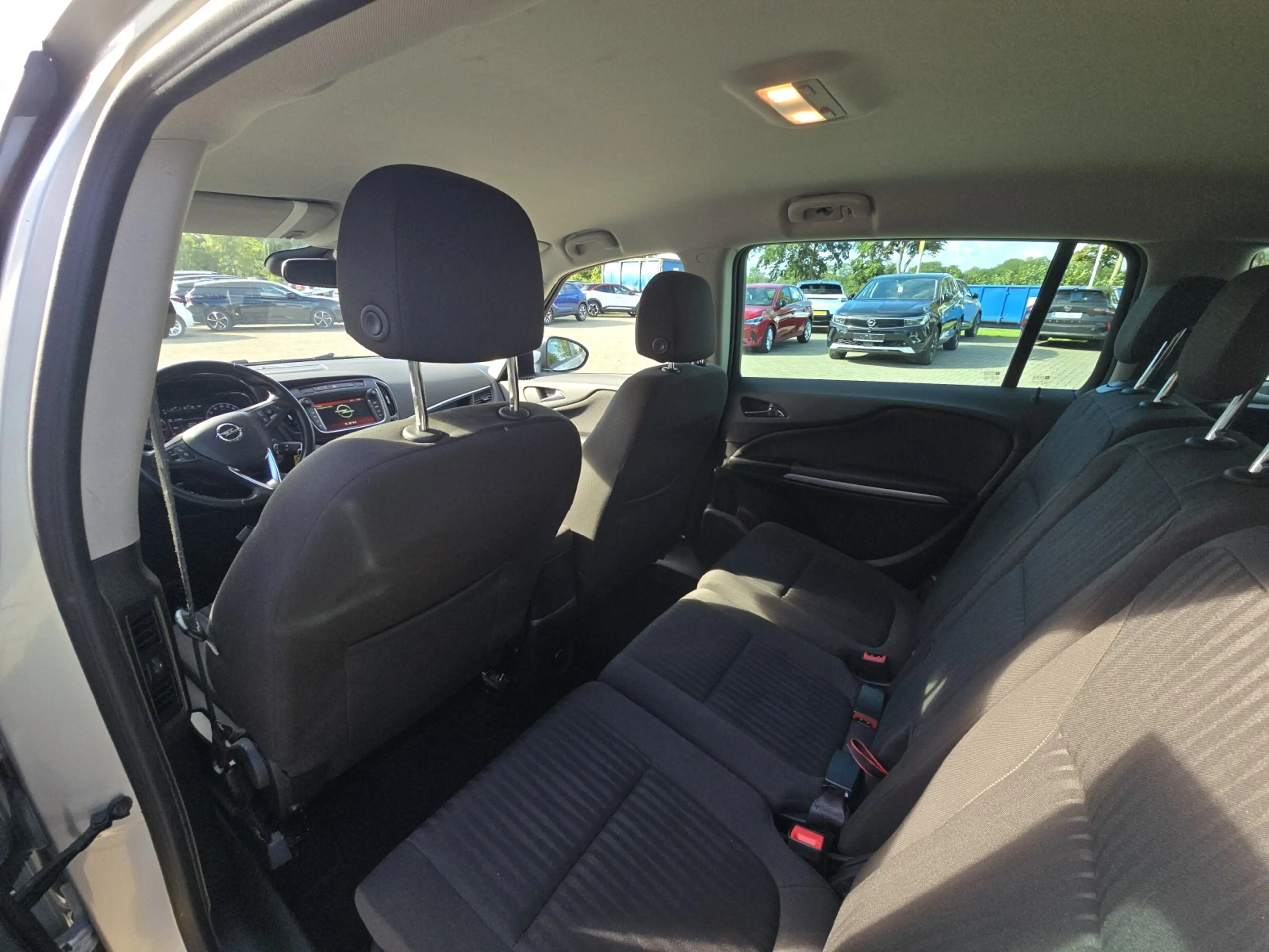 Opel Zafira Active Navi SHZ AHK 7-Sitze Allwetter — photo 15