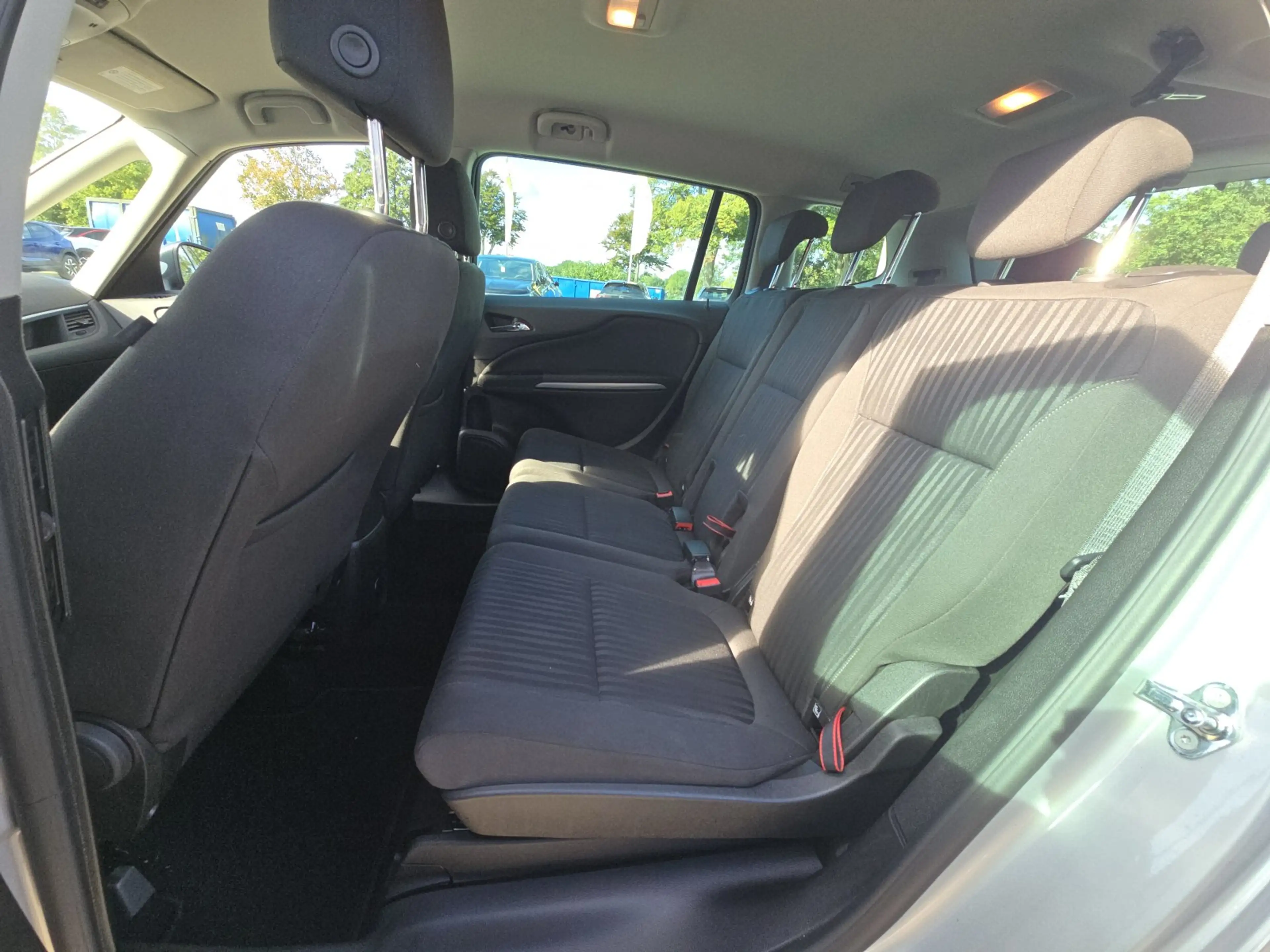 Opel Zafira Active Navi SHZ AHK 7-Sitze Allwetter — photo 14