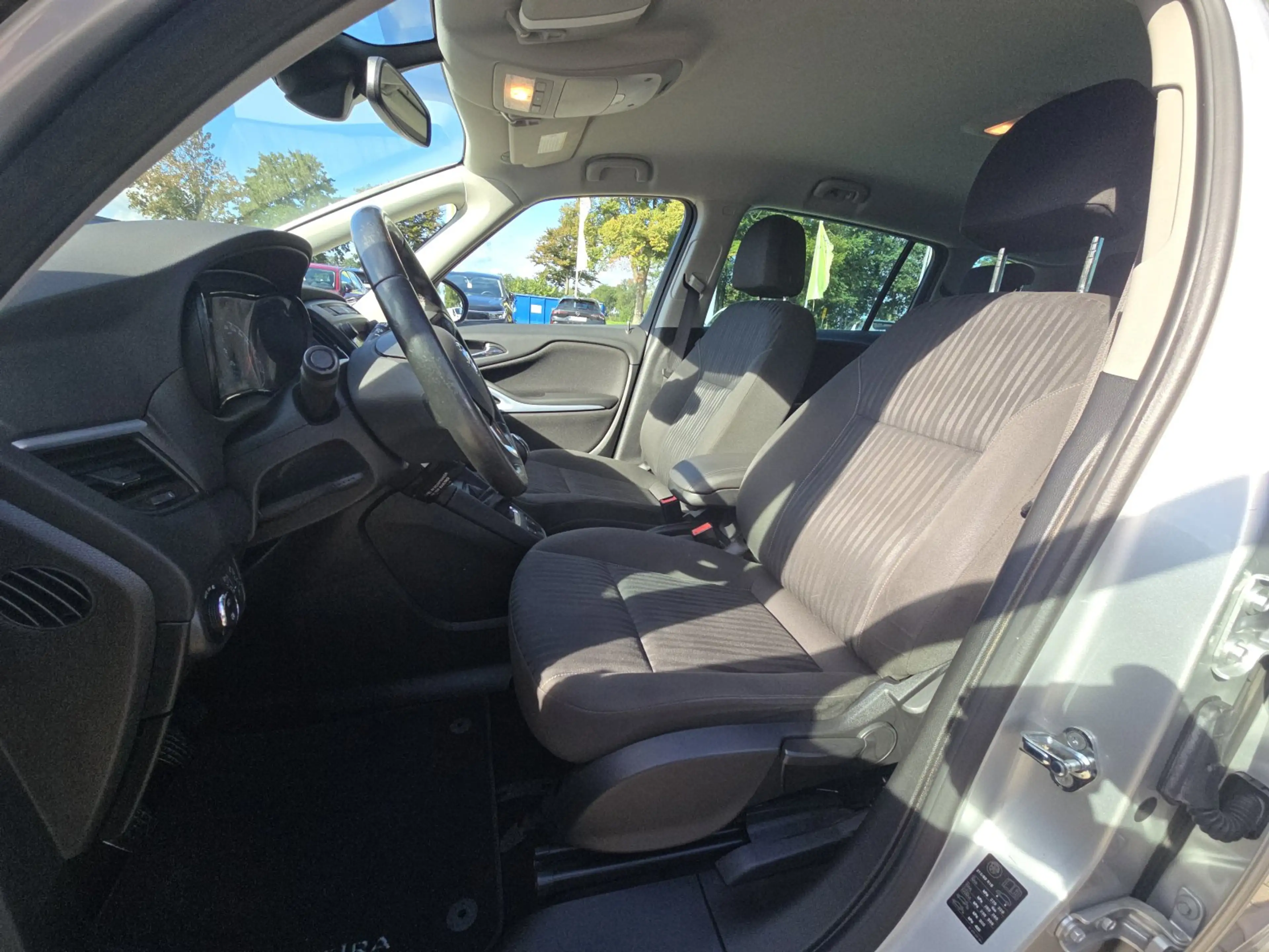 Opel Zafira Active Navi SHZ AHK 7-Sitze Allwetter — photo 12