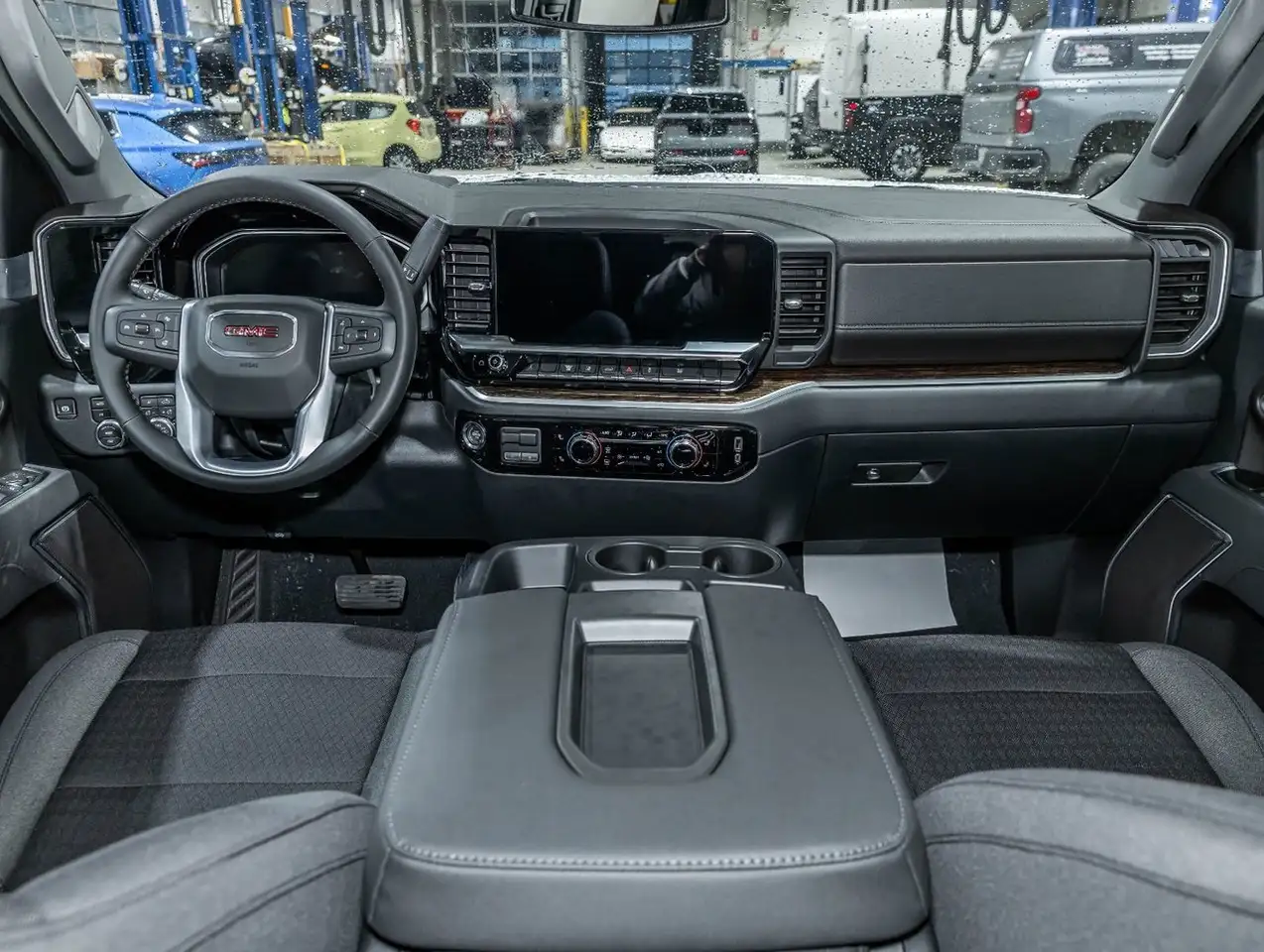 GMC Sierra 2500HD снимка GMC Sierra 2500HD