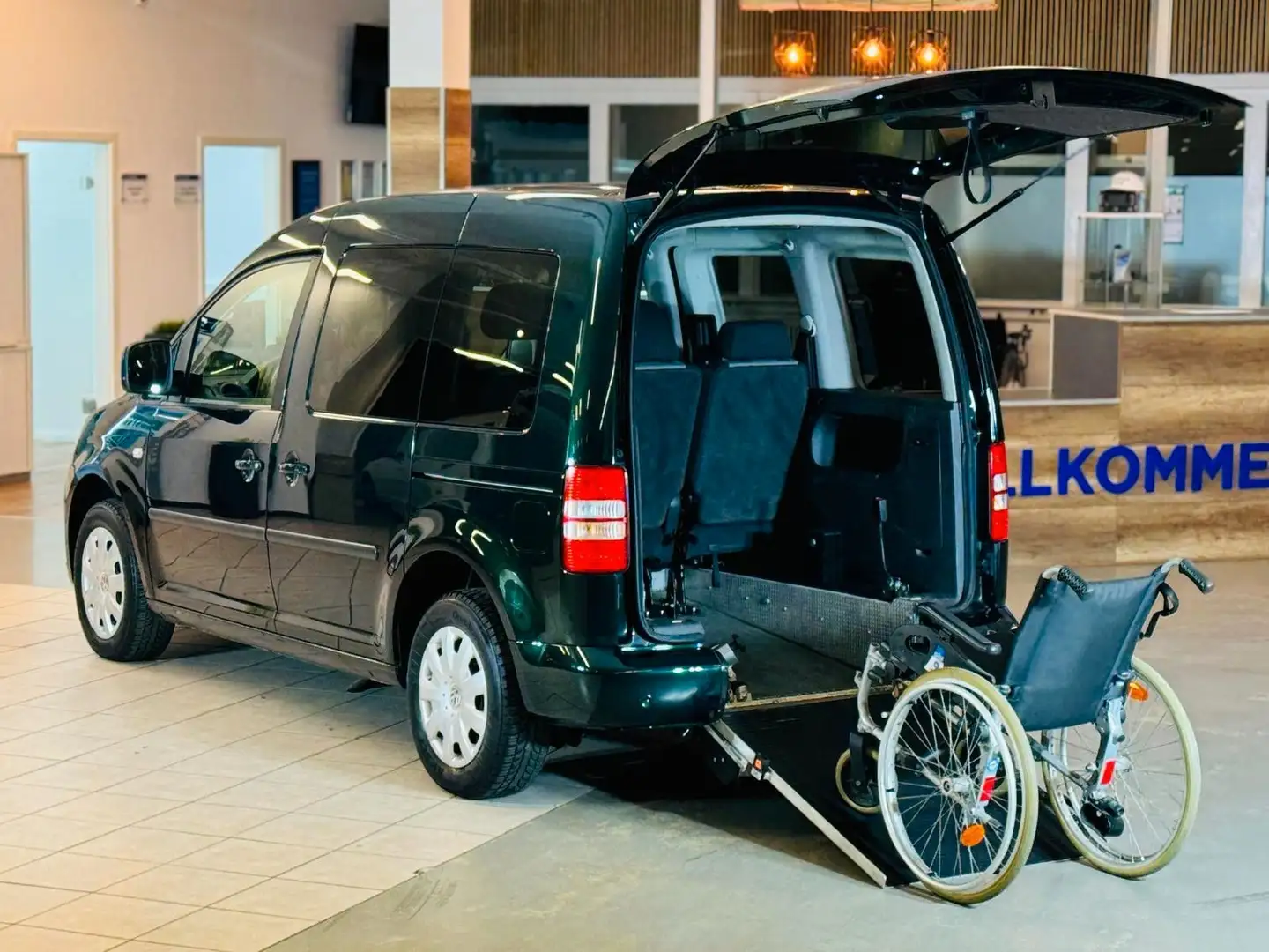 Volkswagen Caddy Comfort- Behindertengerecht-Rampe- Grün - 1