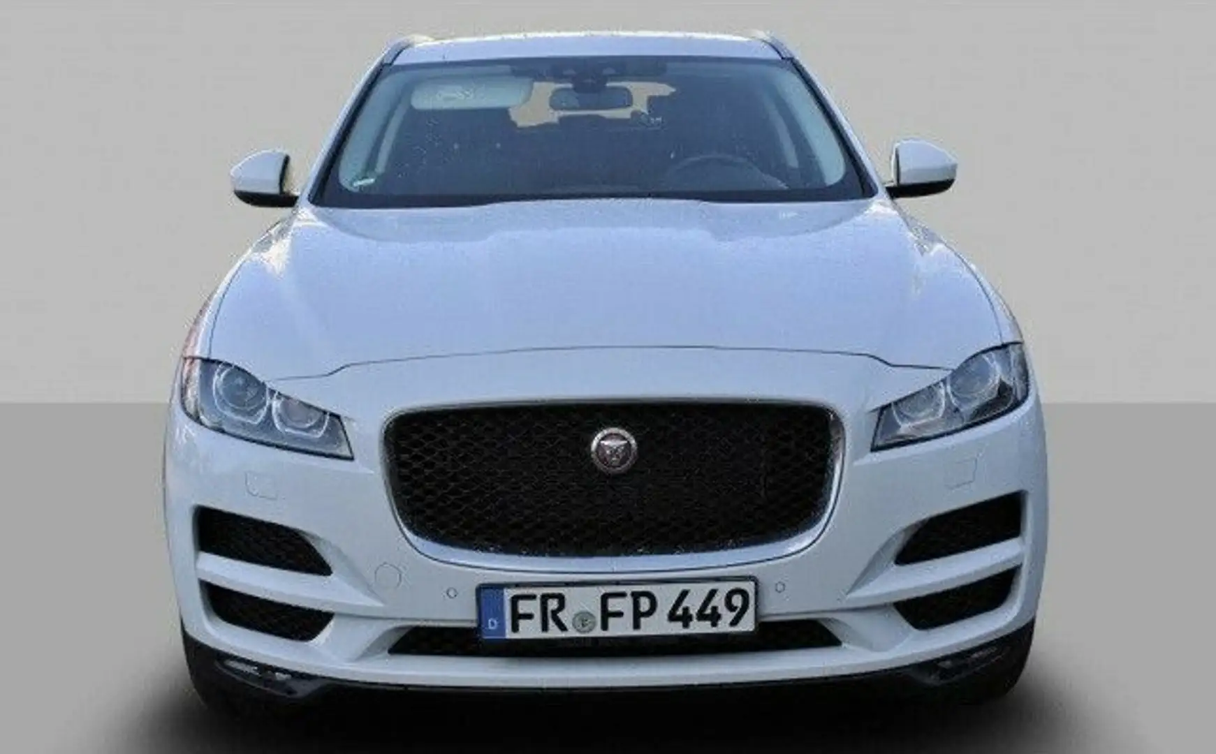 Jaguar F-Pace 20D PORTFOLIO AWD PANO Wit - 2