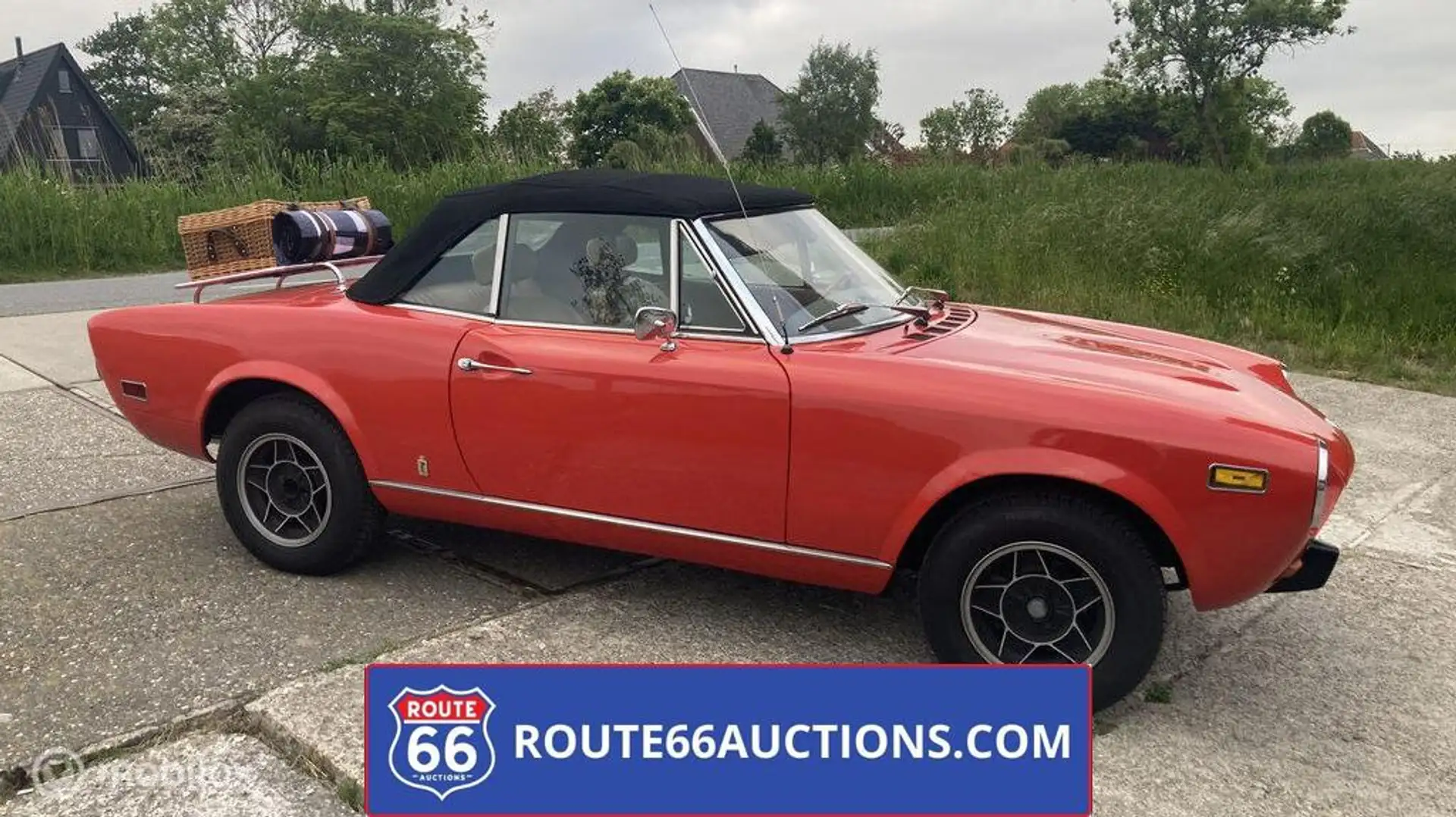 Fiat 124 Spider CS1 1800 Zwart - 1