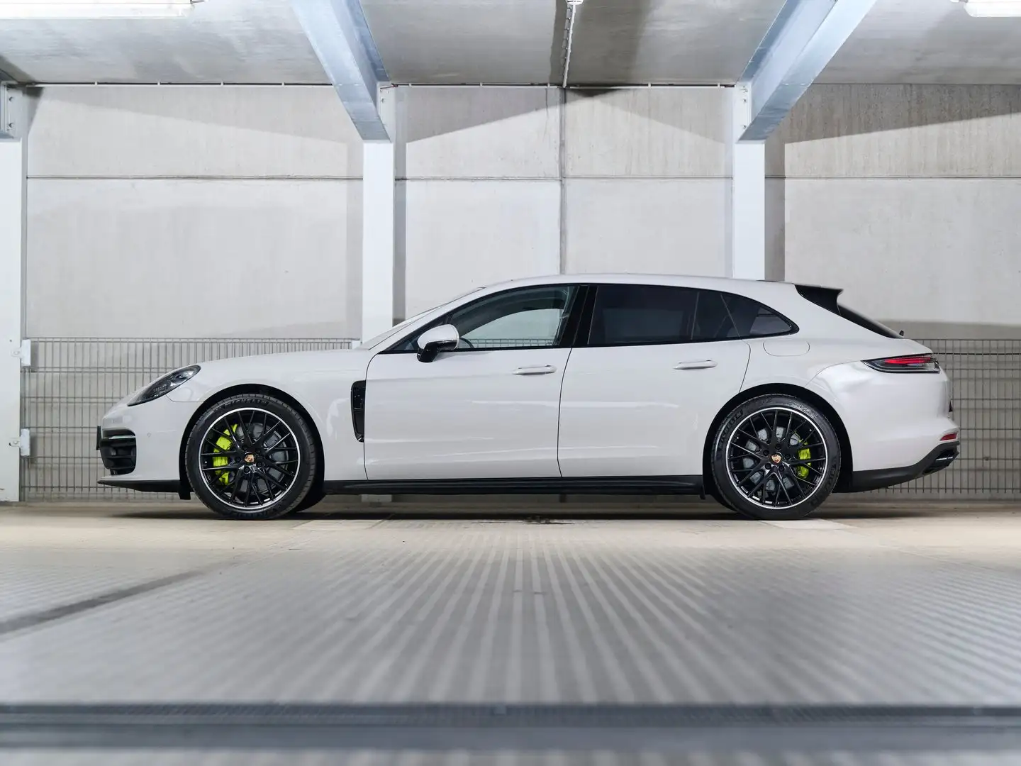 Porsche Panamera 4 E-Hybrid Sport Turismo G2 II Grau - 2