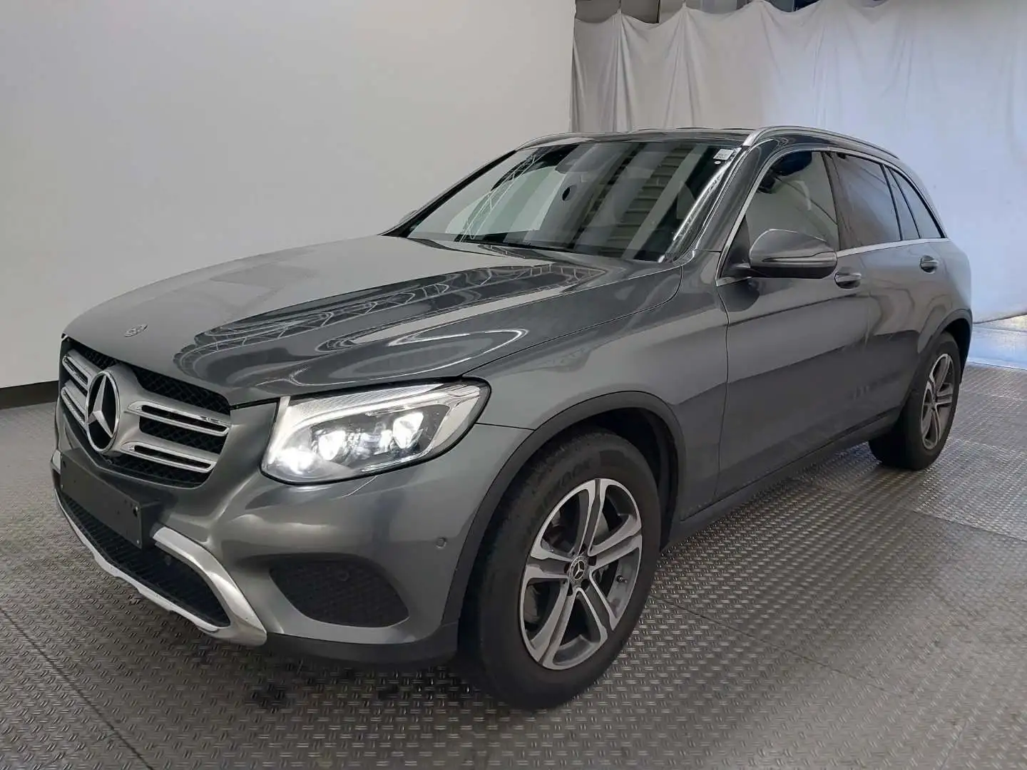 Mercedes-Benz GLC 250 4Matic AMG AHK Navi LED 18´ Gris - 1