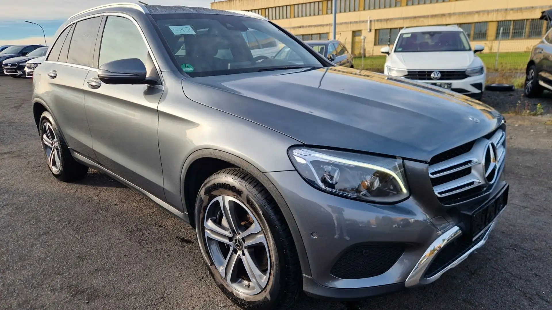 Mercedes-Benz GLC 250 4Matic AMG AHK Navi LED 18´ Grau - 1