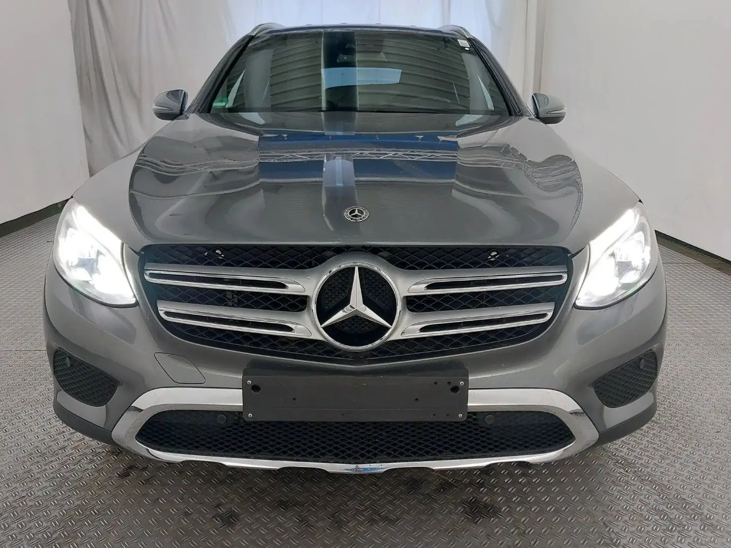 Mercedes-Benz GLC 250 4Matic AMG AHK Navi LED 18´ Gris - 2