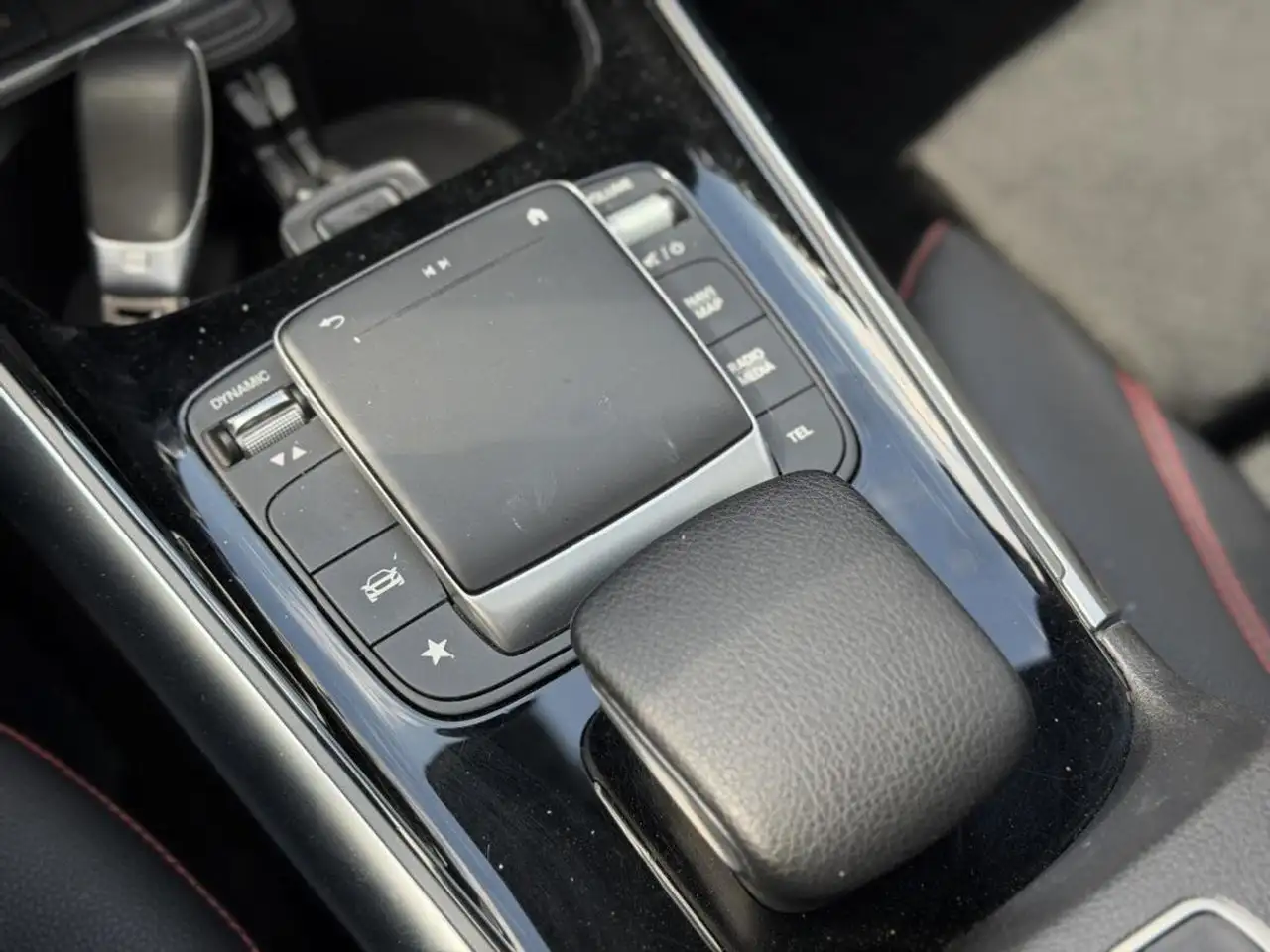 Mercedes-Benz GLA fotografie Mercedes-Benz GLA