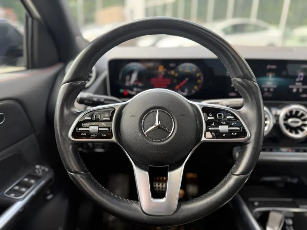 Mercedes-Benz GLA fotografie Mercedes-Benz GLA
