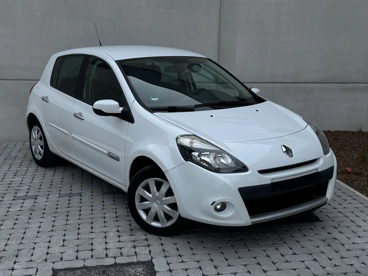 Renault Clio - 2