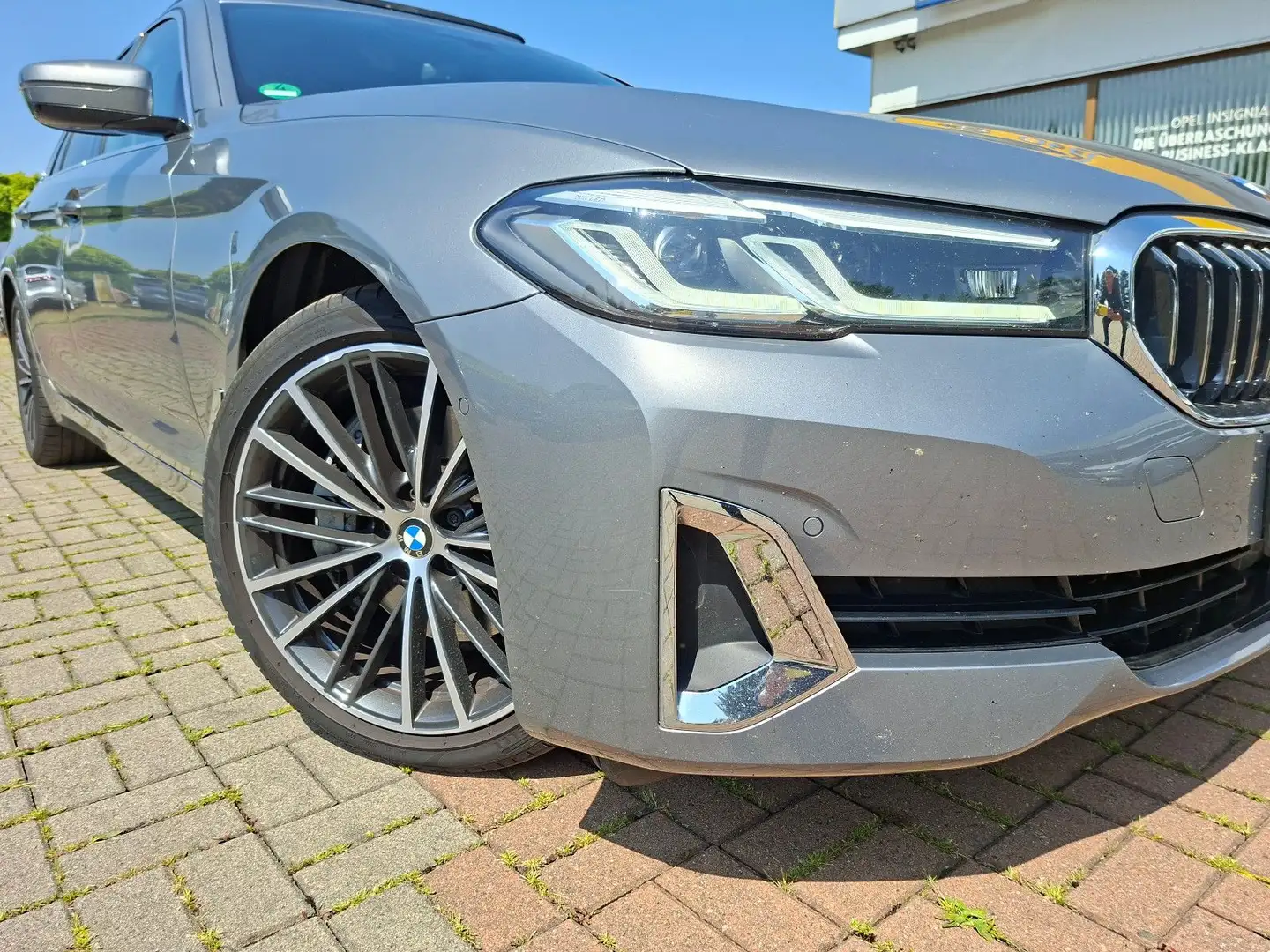 BMW 530 d xDrive Touring LuxuryLine+360°CAM+PANO+ACC+ Grau - 2