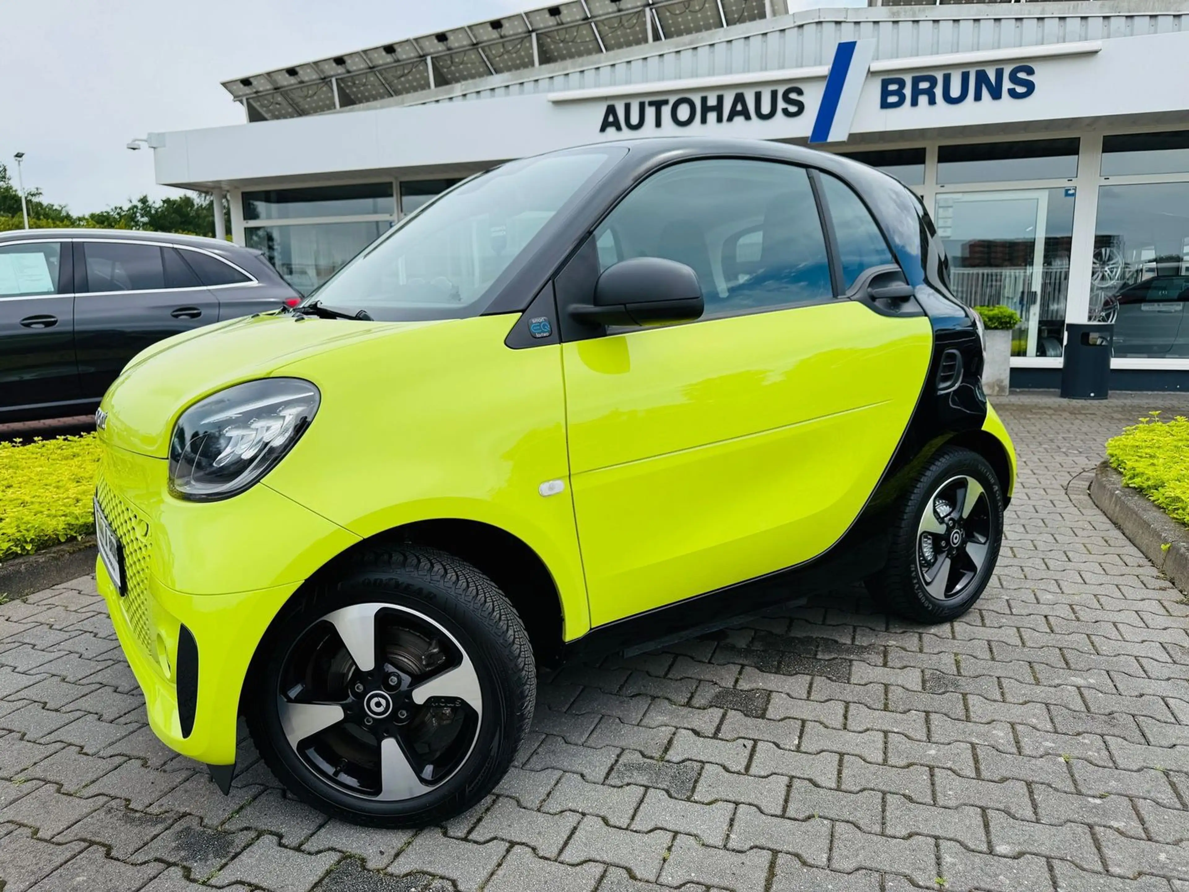 smart forTwo EQ EXCLUSIVE, Winter, LED, PTS, RFK, Panodach, SHZ — photo 2