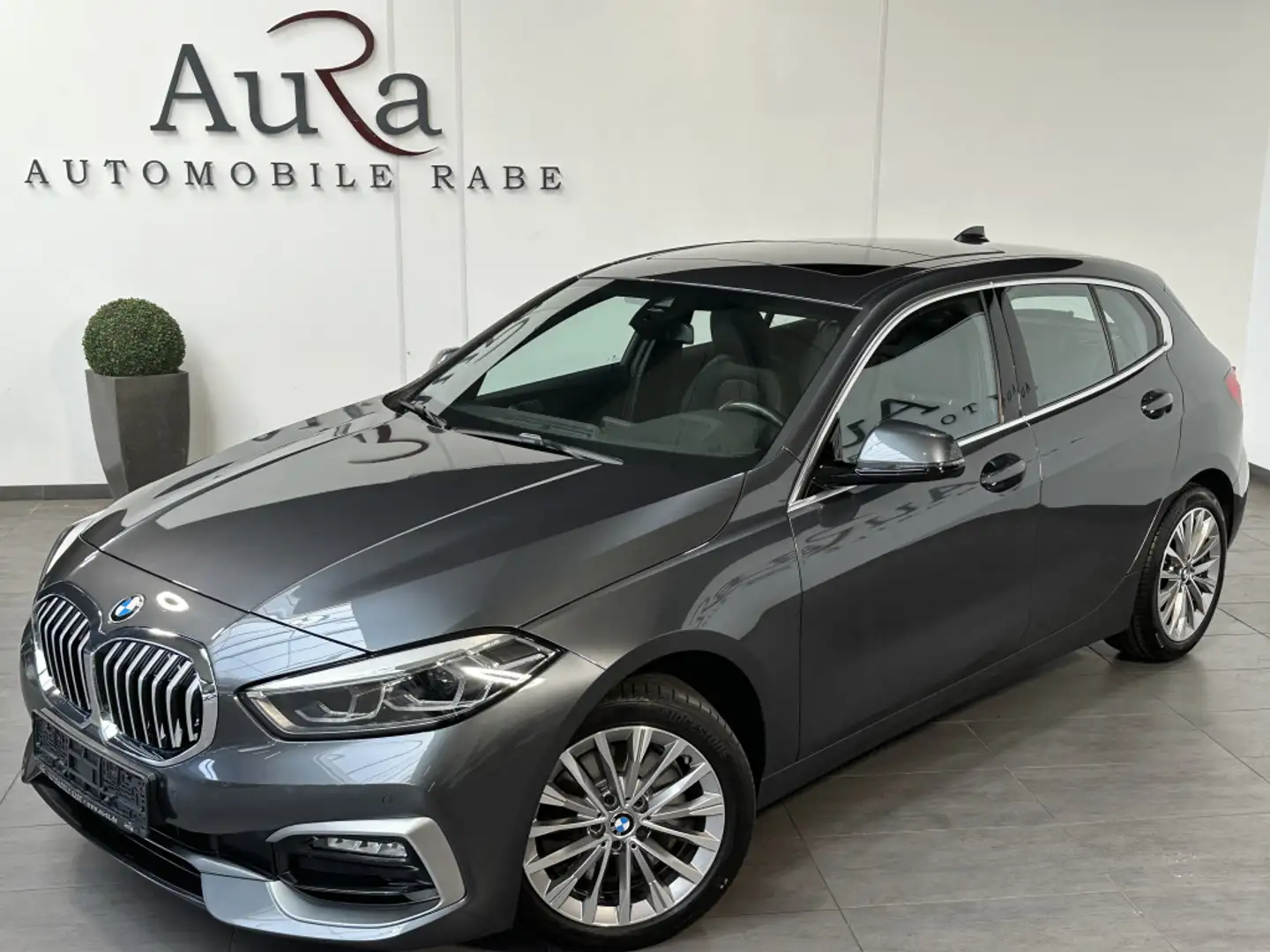 BMW 120 Luxury-Line NAV+LED+PANO+H&K+KAMERA+WLAN+PP Szary - 1