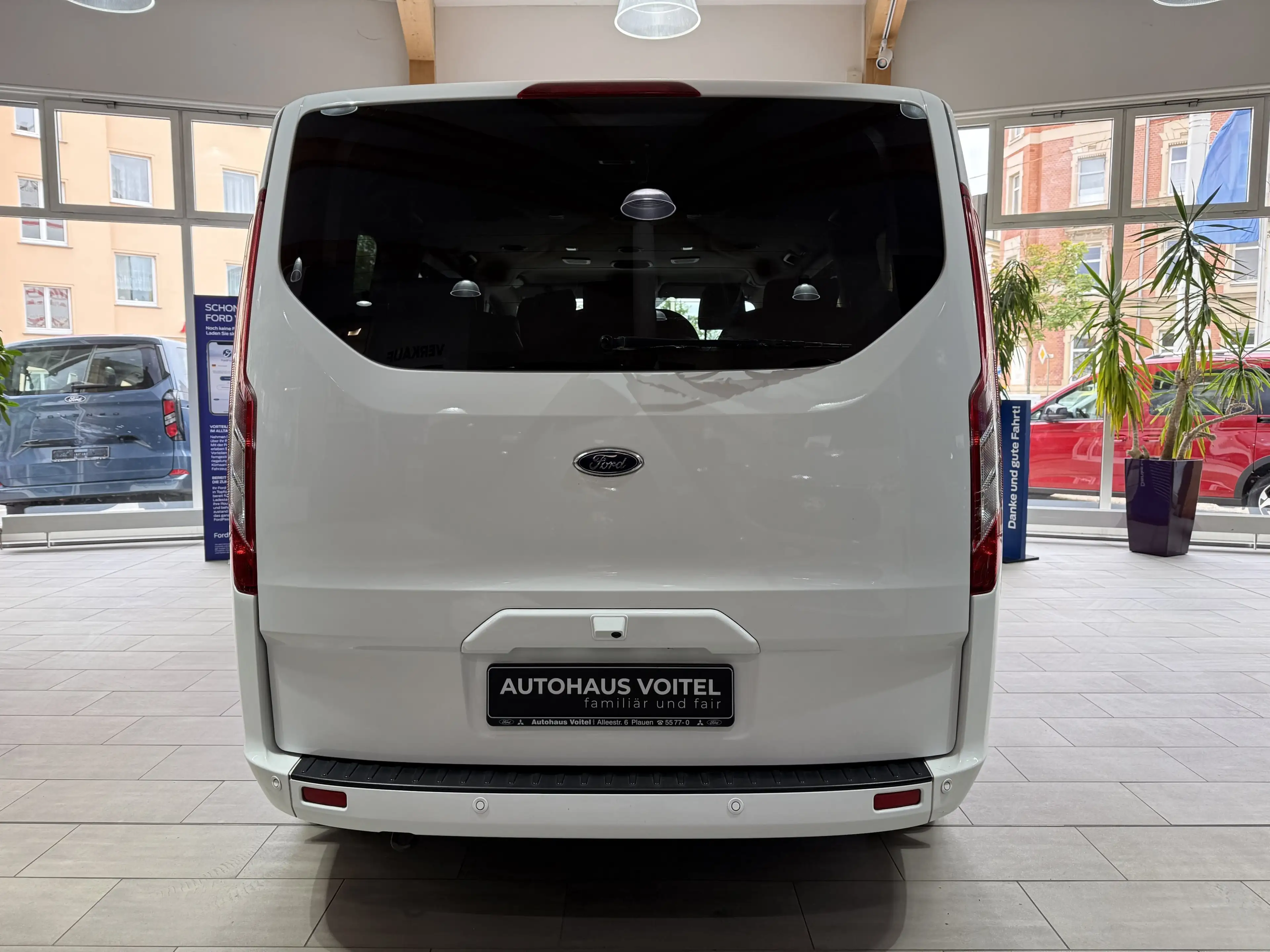 Ford Tourneo Custom Titanium X L1 RFK / Bi-Xenon — photo 6