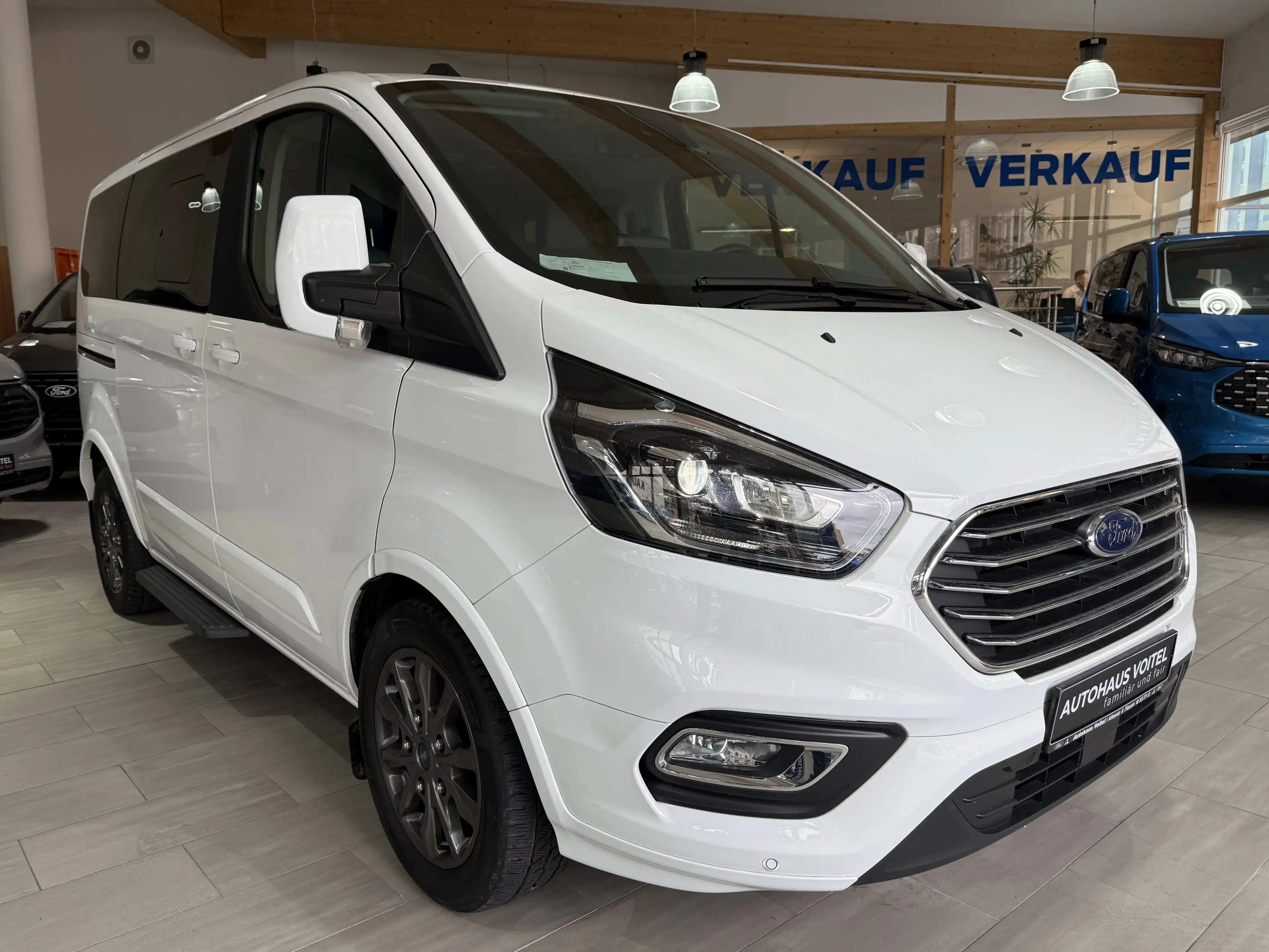 Ford Tourneo Custom Titanium X L1 RFK / Bi-Xenon — photo 3