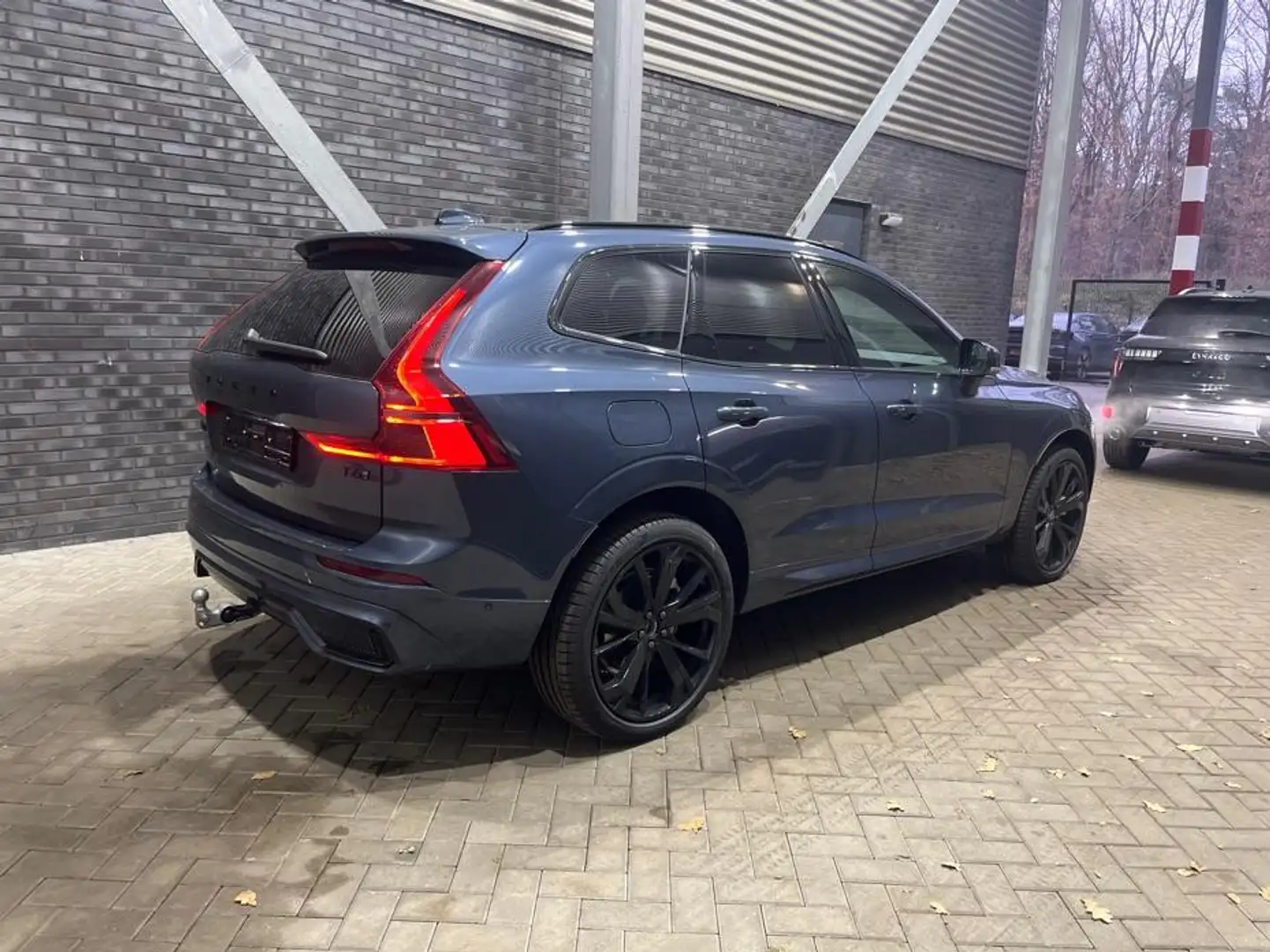 Volvo XC60 T6 Plug-in hybrid Ultra Black Edition | FACELIFT | Blauw - 2