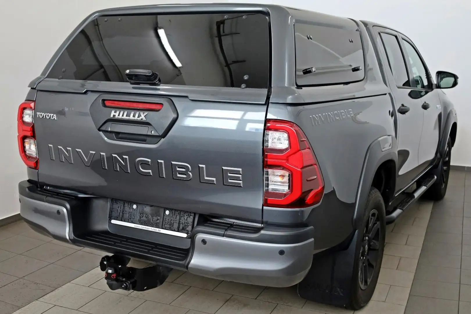 Toyota Hilux 2.8 D-4D Invincible,HardTOP,8xAluräder,AHK Gris - 2